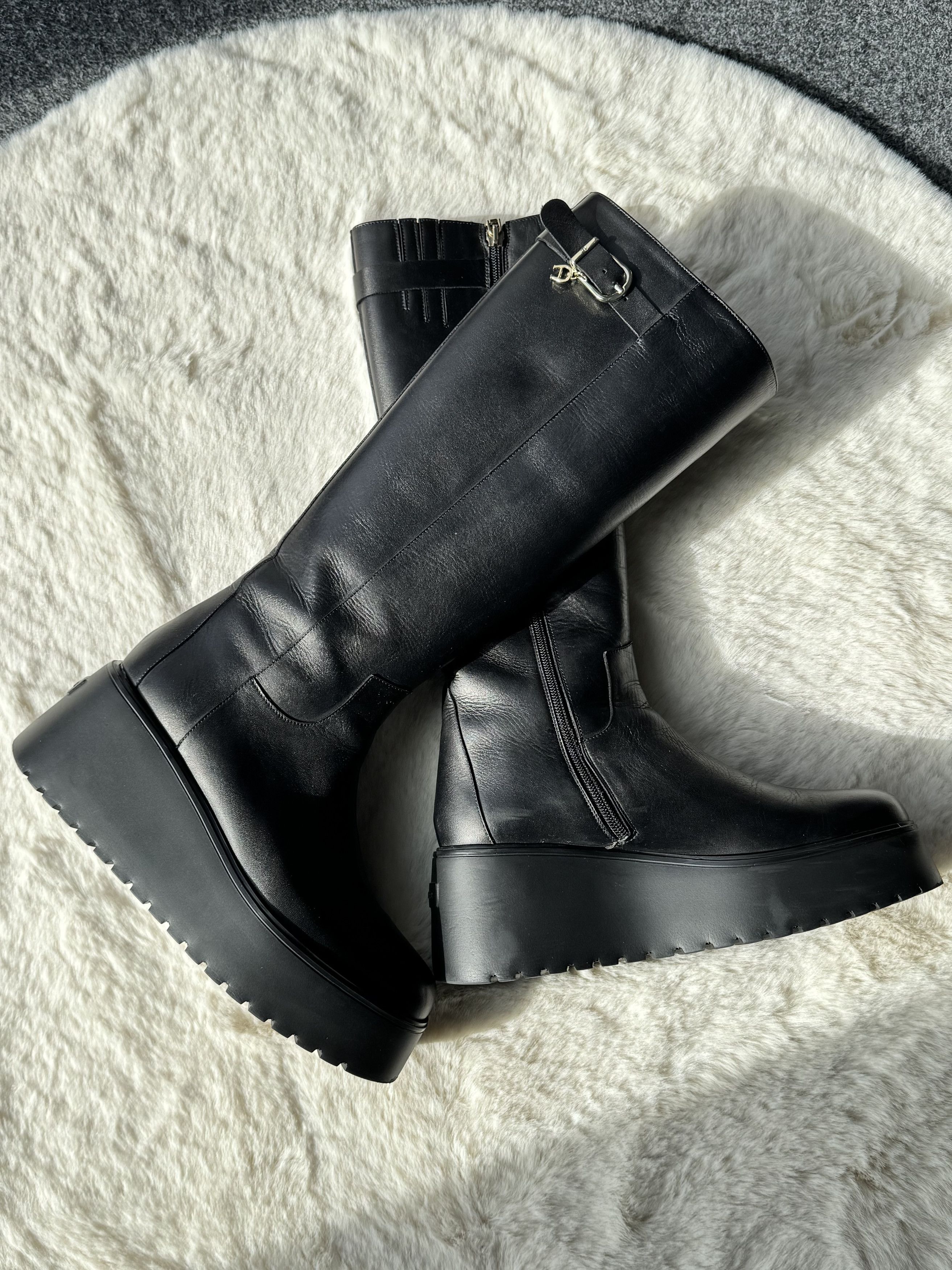Aigner Aigner Stella black leather boots on platforms 39 Size US 9 / IT 39 - 1 Thumbnail