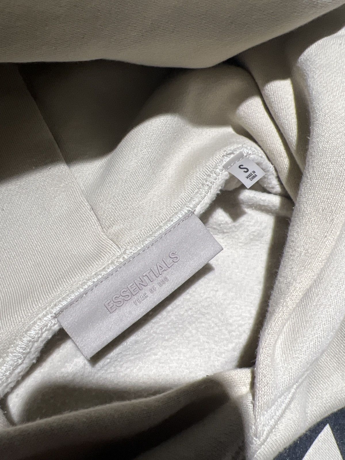 Fear of God Fear of god essentials 1977 hoodie size s Size US S / EU 44-46 / 1 - 5 Thumbnail