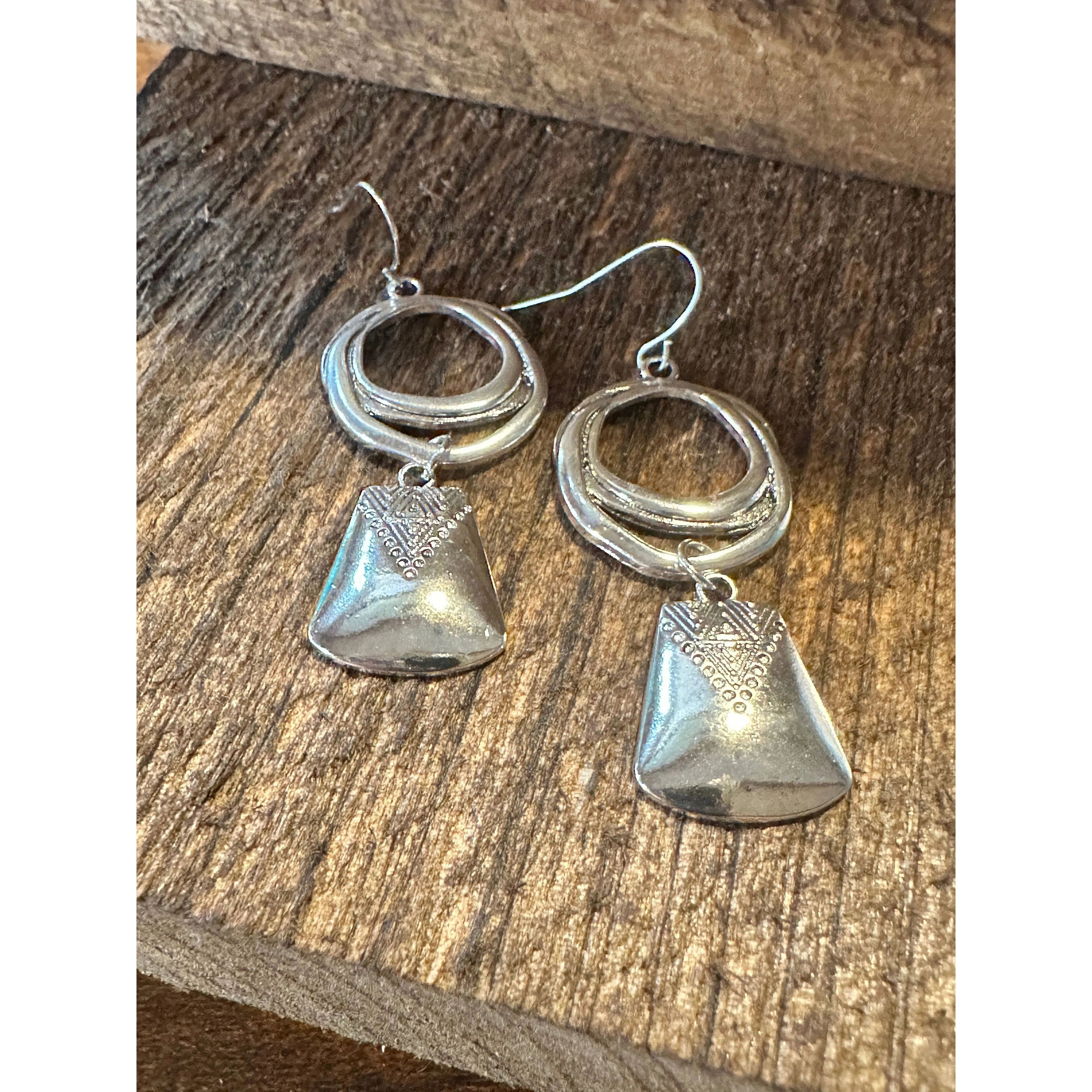 Other Boho Hippie Western Cowgirl Circle Silver Drop Wire Earrings Size ONE SIZE - 6 Thumbnail