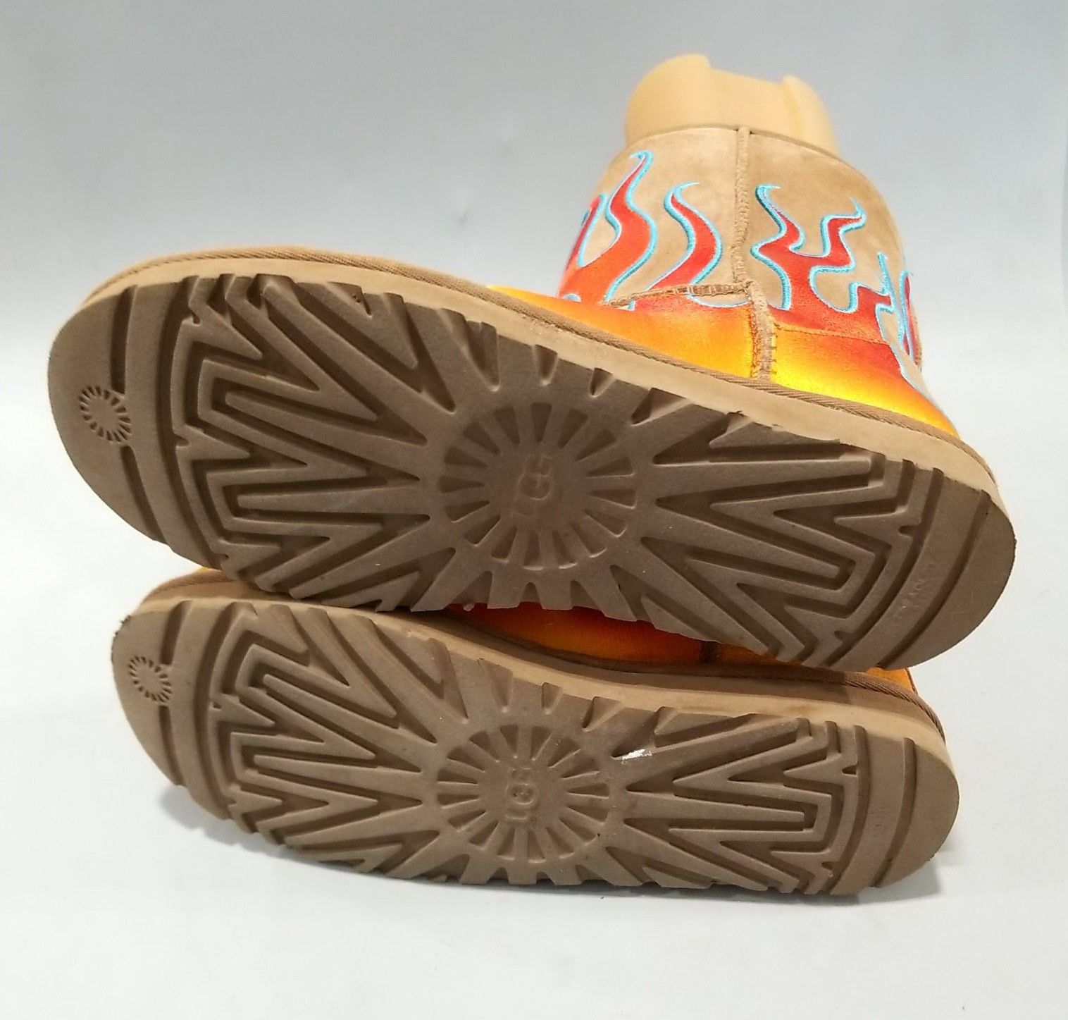 Jeremy Scott UGG Jeremy Scott Fire Flames Chestnut Boot Size mens 8,5 Size US 8.5 / EU 41-42 - 5 Thumbnail