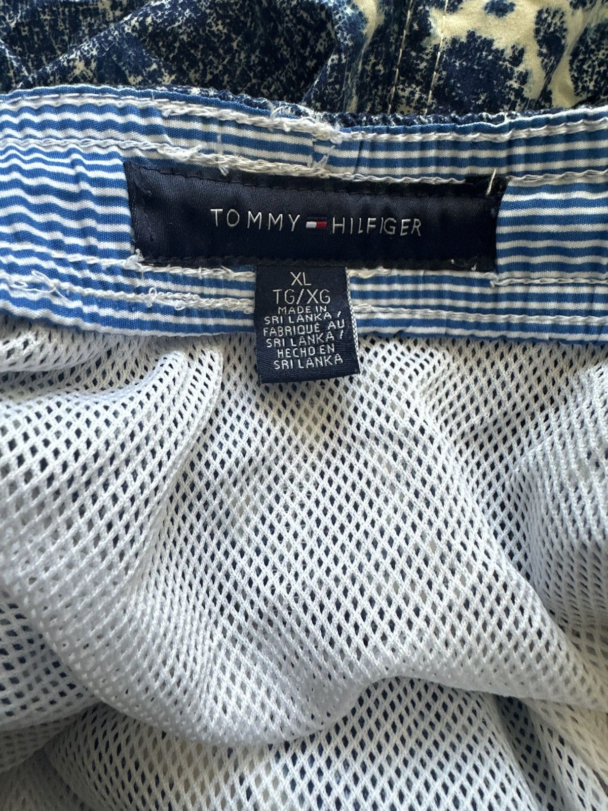 Tommy Hilfiger Tommy Hilfiger Blue & White shorts Size US 35 - 6 Thumbnail