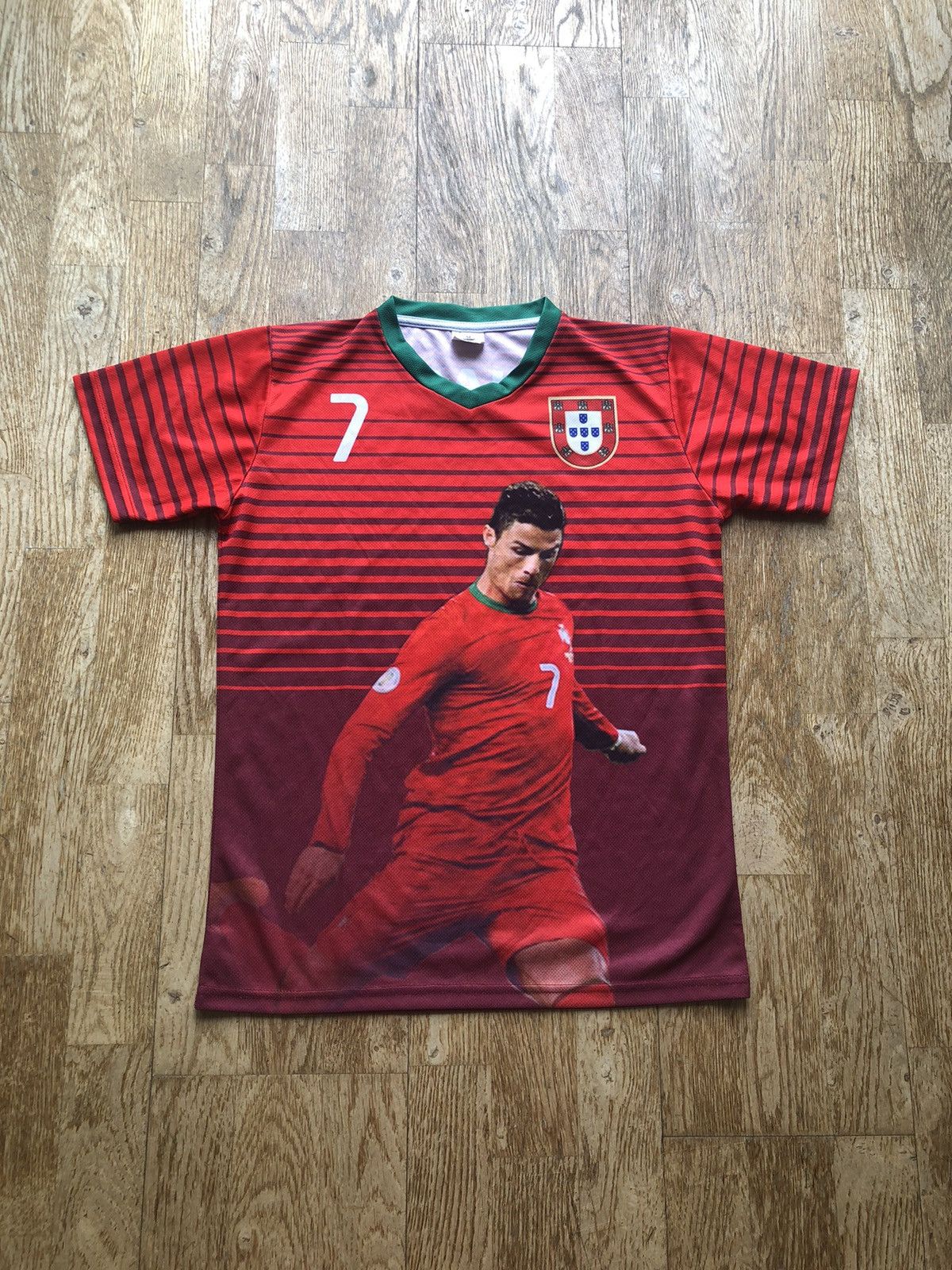 Vintage RARE VINTAGE CR7 CRISTIANO RONALDO PORTUGAL JERSEY SHIRT Size US S / EU 44-46 / 1 - 1 Thumbnail