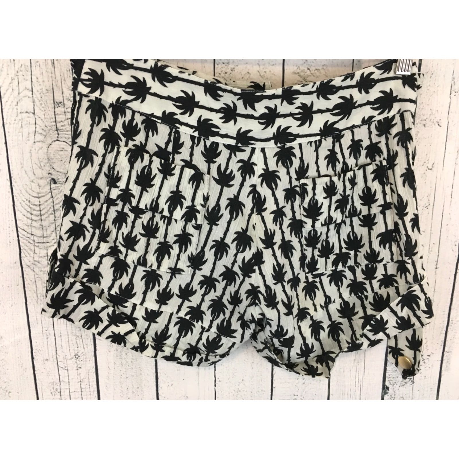 Diane von Furstenberg Diane von Furstenberg Shorts Black Gray Palm Trees Women's Sz TG.S Tie Belt Casual Shorts 28 in. Multi-Colored Palm Theme Mens Girls Size 28" / US 6 / IT 42 - 3 Thumbnail