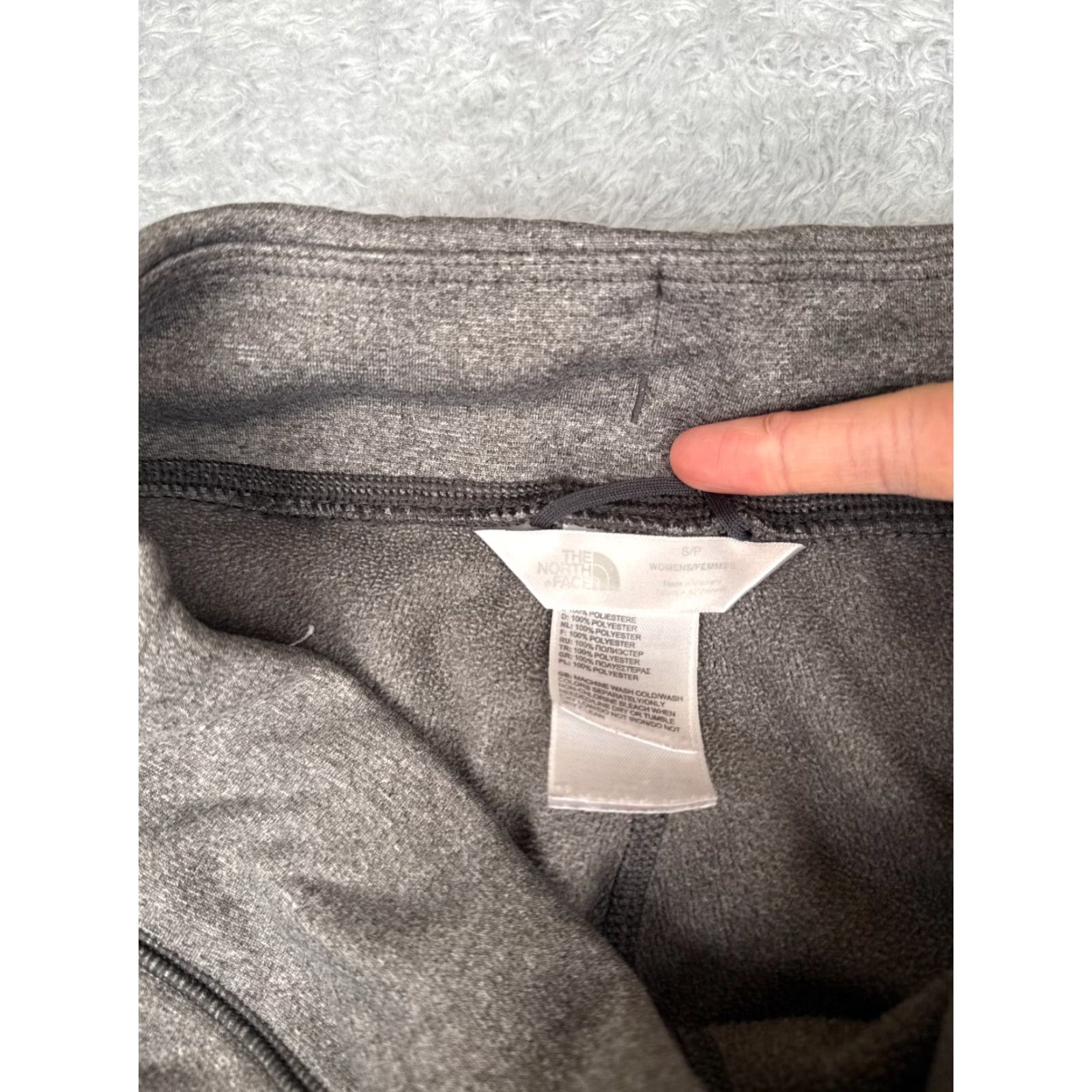 The North Face The North Face Pants Womens Small Gray 28" Straight Leg Polyester Capri Yoga Gym 30 in Waist Regular Inseam 28 in Gray 100% Polyester Size 28" / US 6 / IT 42 - 5 Thumbnail