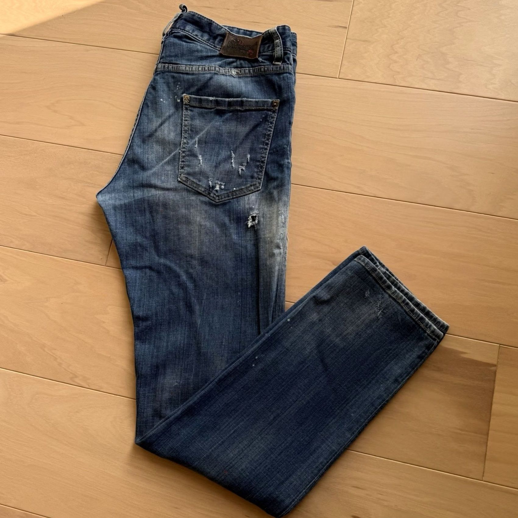 Dsquared2 Dsquared2 Jeans 33 Blue Distressed Button Fly Workwear Made in Italy New York Mens Jeans Slim 33 Distressed Denim Solid Medium Cotton Button Inseam 32 Size US 33 - 8 Thumbnail