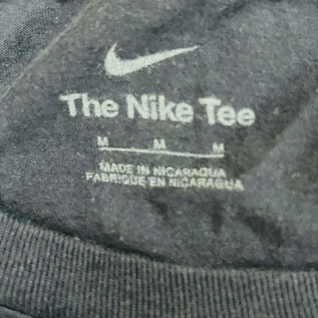 Nike Nike Chicago Bears NFL Graphic Logo The Nike Tee Size M Size US M / EU 48-50 / 2 - 2 Thumbnail