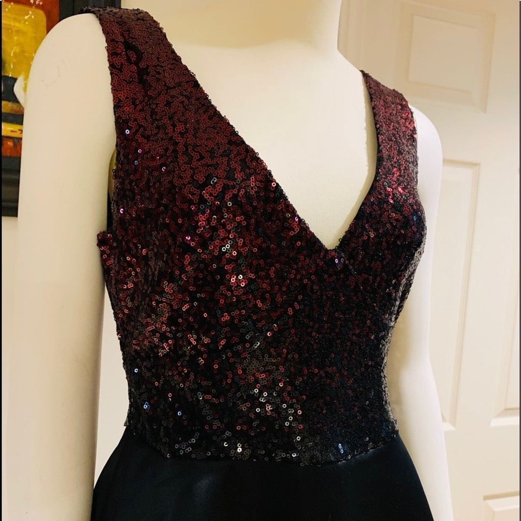 Other Brand New Black dress w Sequinned Red Top Size M Size M / US 6-8 / IT 42-44 - 4 Thumbnail