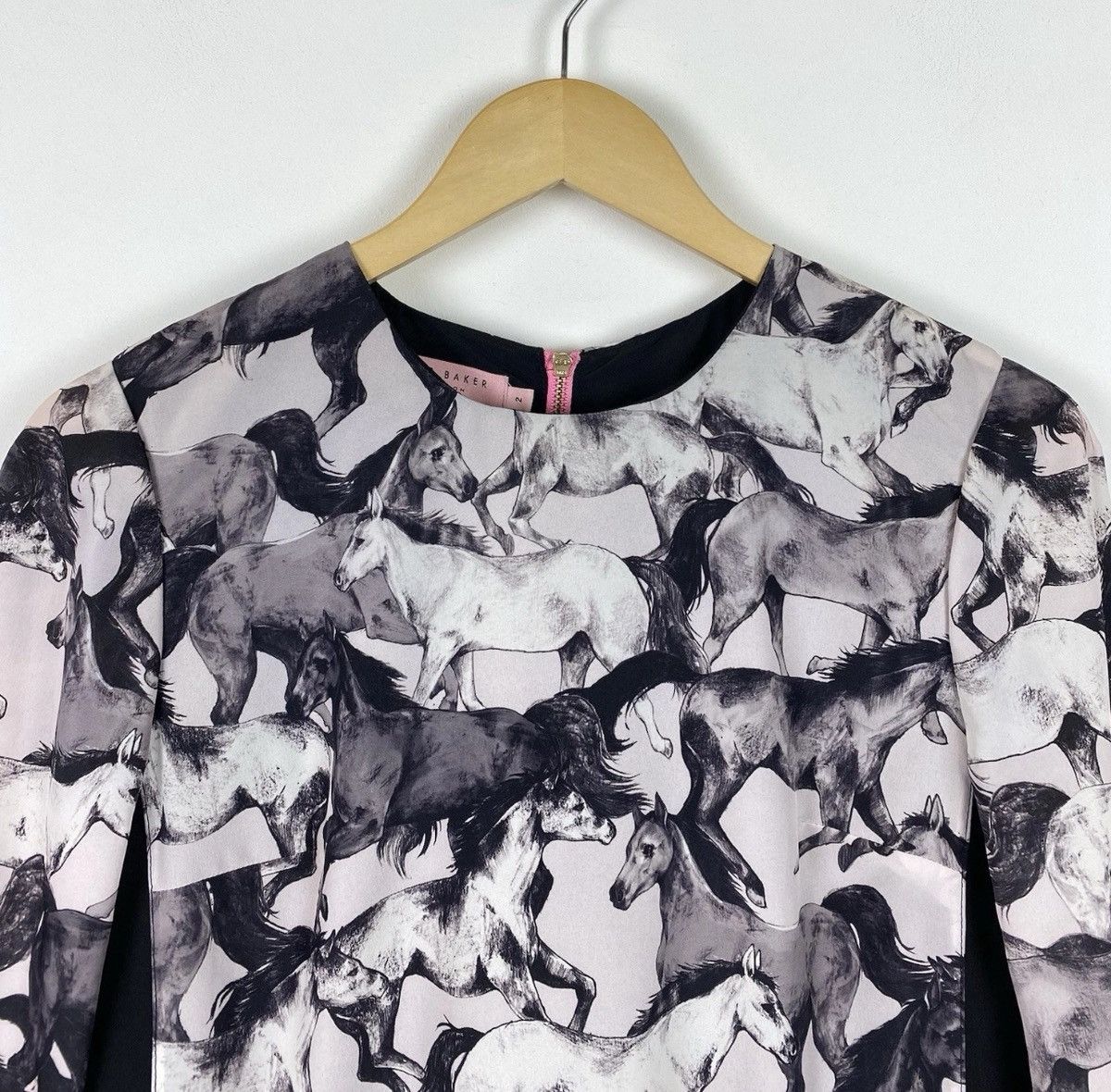 Ted Baker Ted Baker London 3/4 Sleeve Midi Dress Horses Top Zip Back Size M / US 6-8 / IT 42-44 - 3 Thumbnail