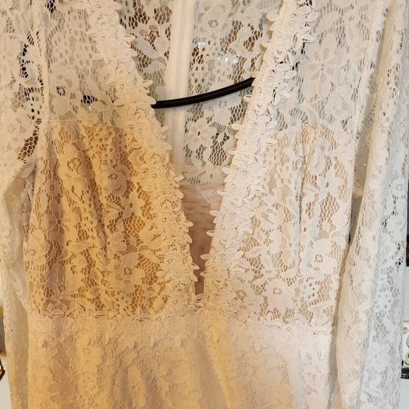 Lulus Lulu's White Laced Lined Maxi Sz. L Dress Event Wedding Size L / US 10 / IT 46 - 2 Thumbnail