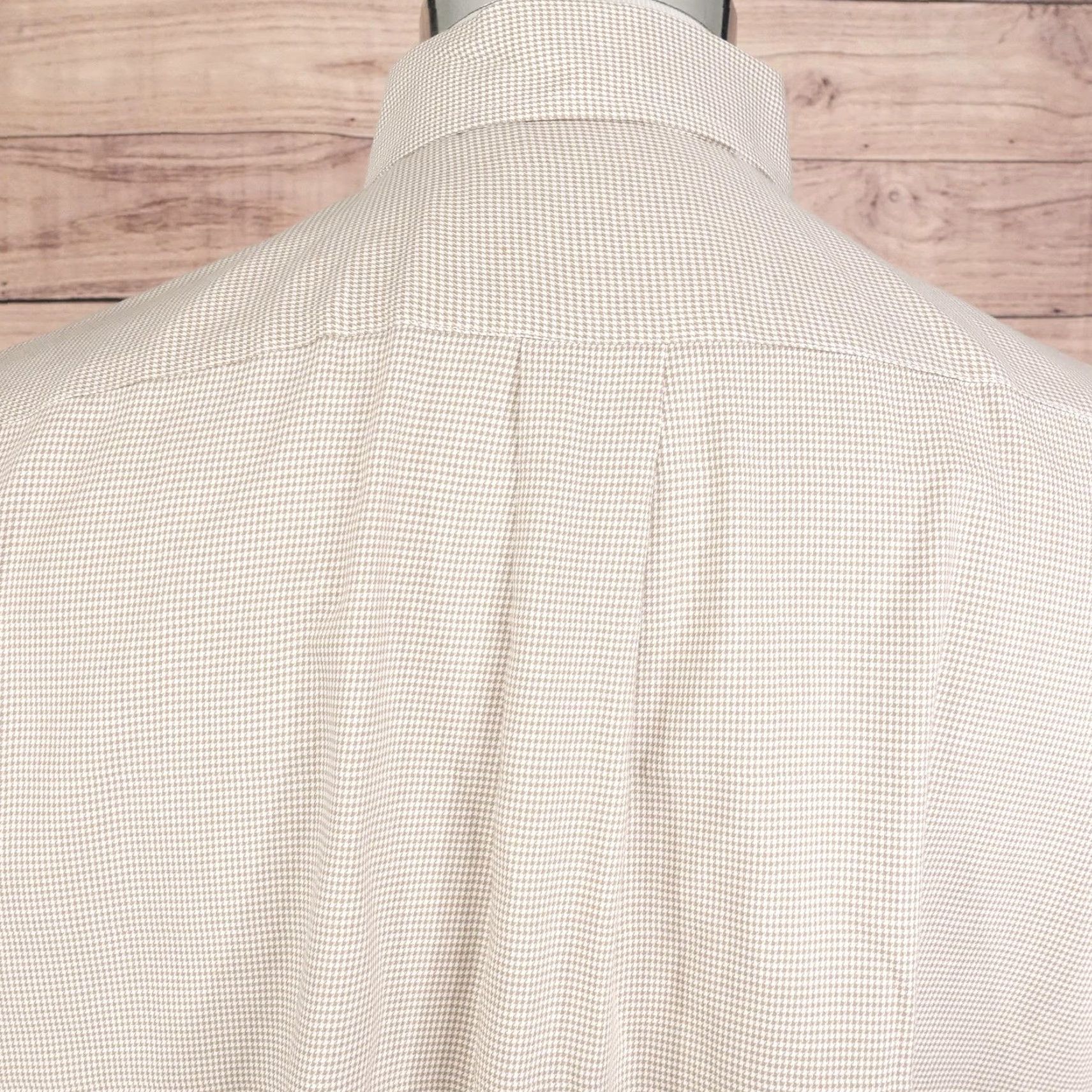 Roundtree & Yorke Roundtree & Yorke travelSMART Shirt Mens M Tan Micro Check Button Down Short Sleeve Size US M / EU 48-50 / 2 - 5 Thumbnail