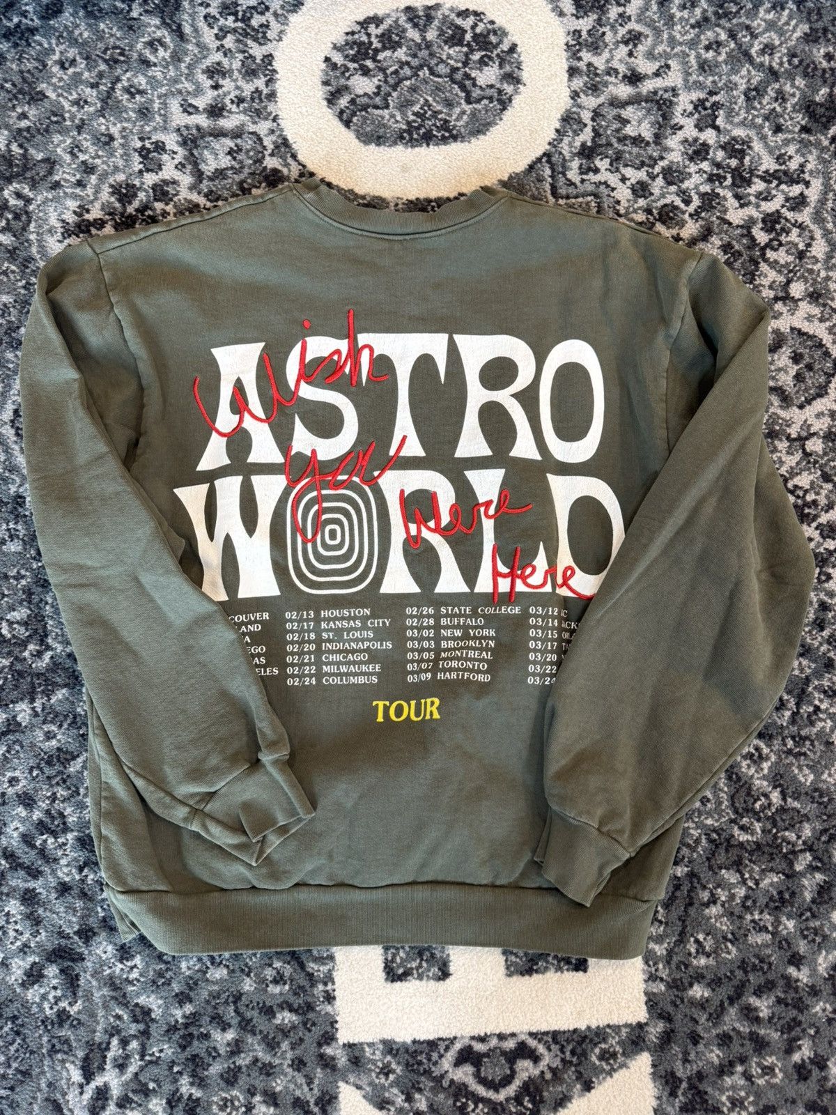 Travis Scott Travis Scott Astroworld Tour Skipping Bear Crewneck Size US M / EU 48-50 / 2 - 2 Thumbnail