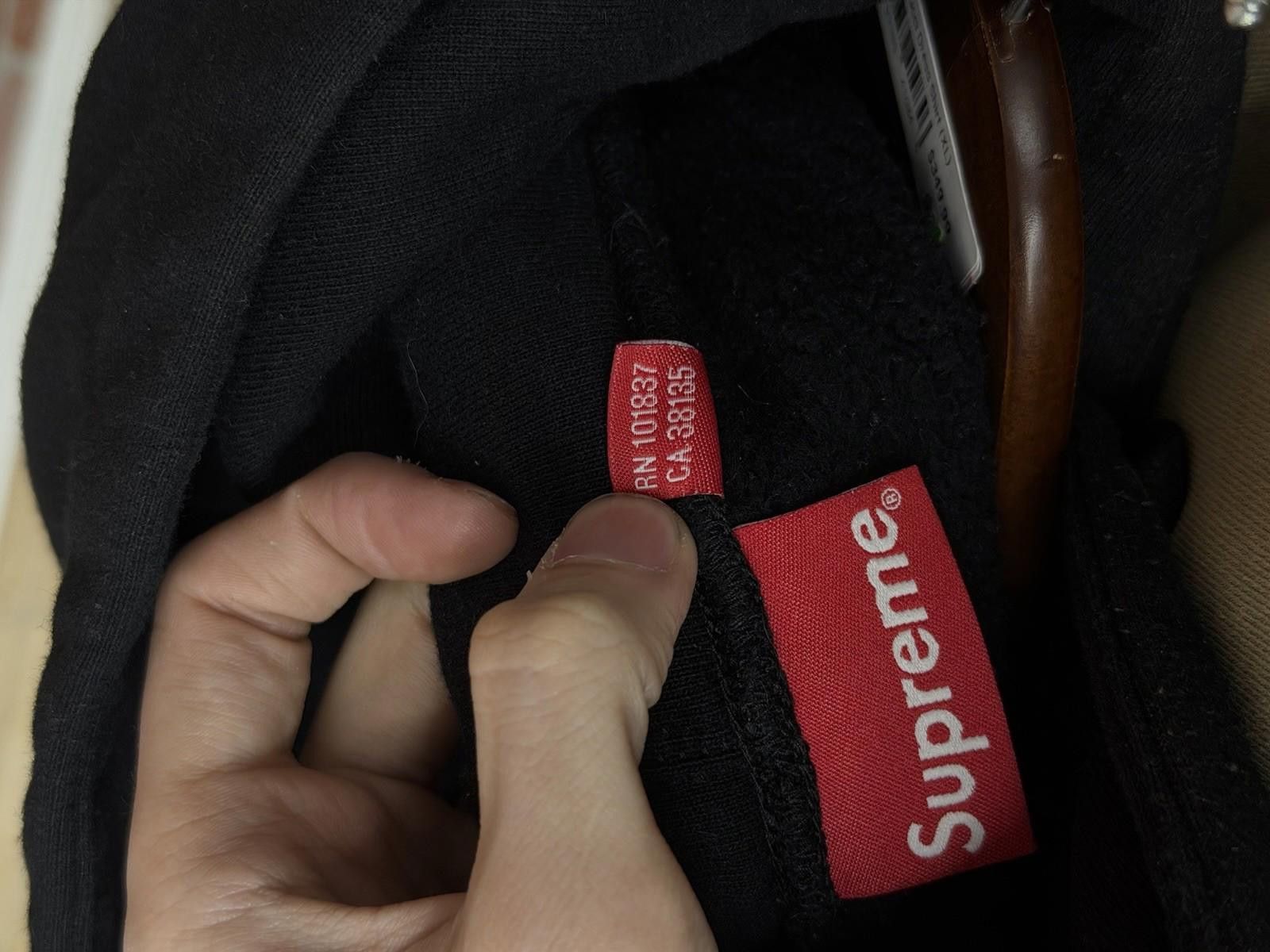 Supreme Supreme Hoodie - Size Medium- Black 100% Authentic Pullover Size US M / EU 48-50 / 2 - 6 Thumbnail