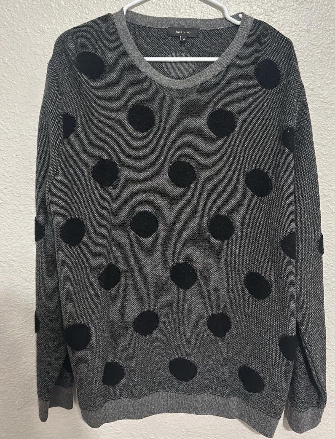 River Island River Island Grey Polka Dot Knit Sweater (XL) Size US XL / EU 56 / 4 - 1 Thumbnail
