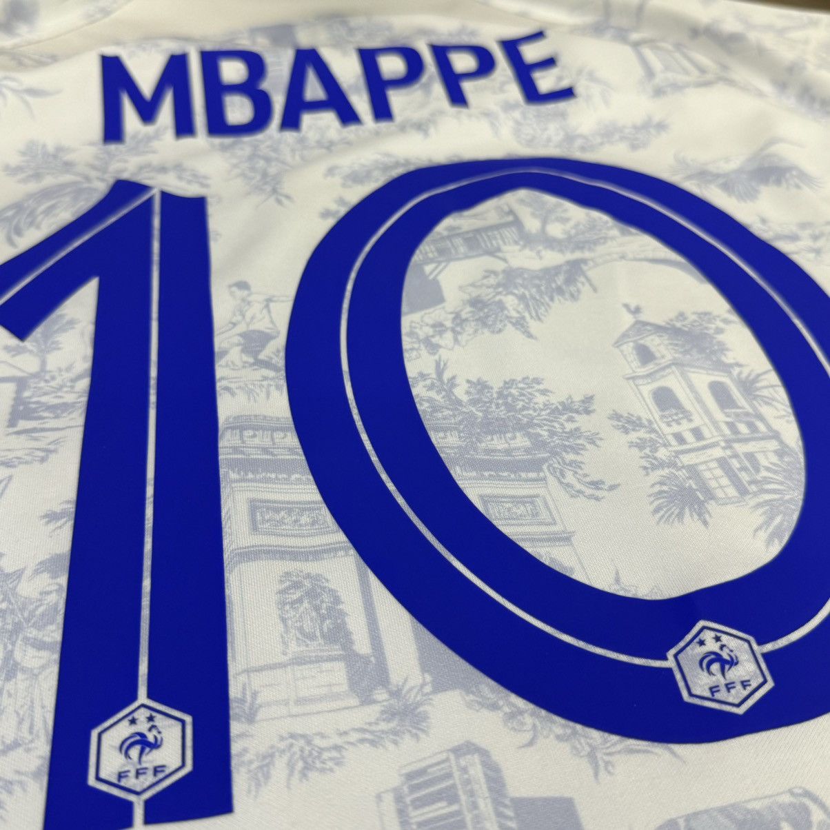 Nike France 22/23 away shirt #10 Mbappe Size US XL / EU 56 / 4 - 6 Thumbnail
