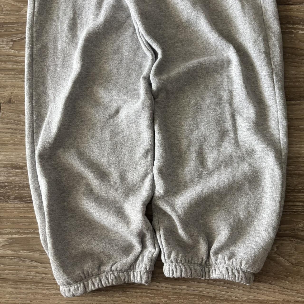 Champion Crazy Vintage Y2K/2000s Light Grey Champion Essential Sweatpants! Fits M Size US 32 / EU 48 - 5 Thumbnail