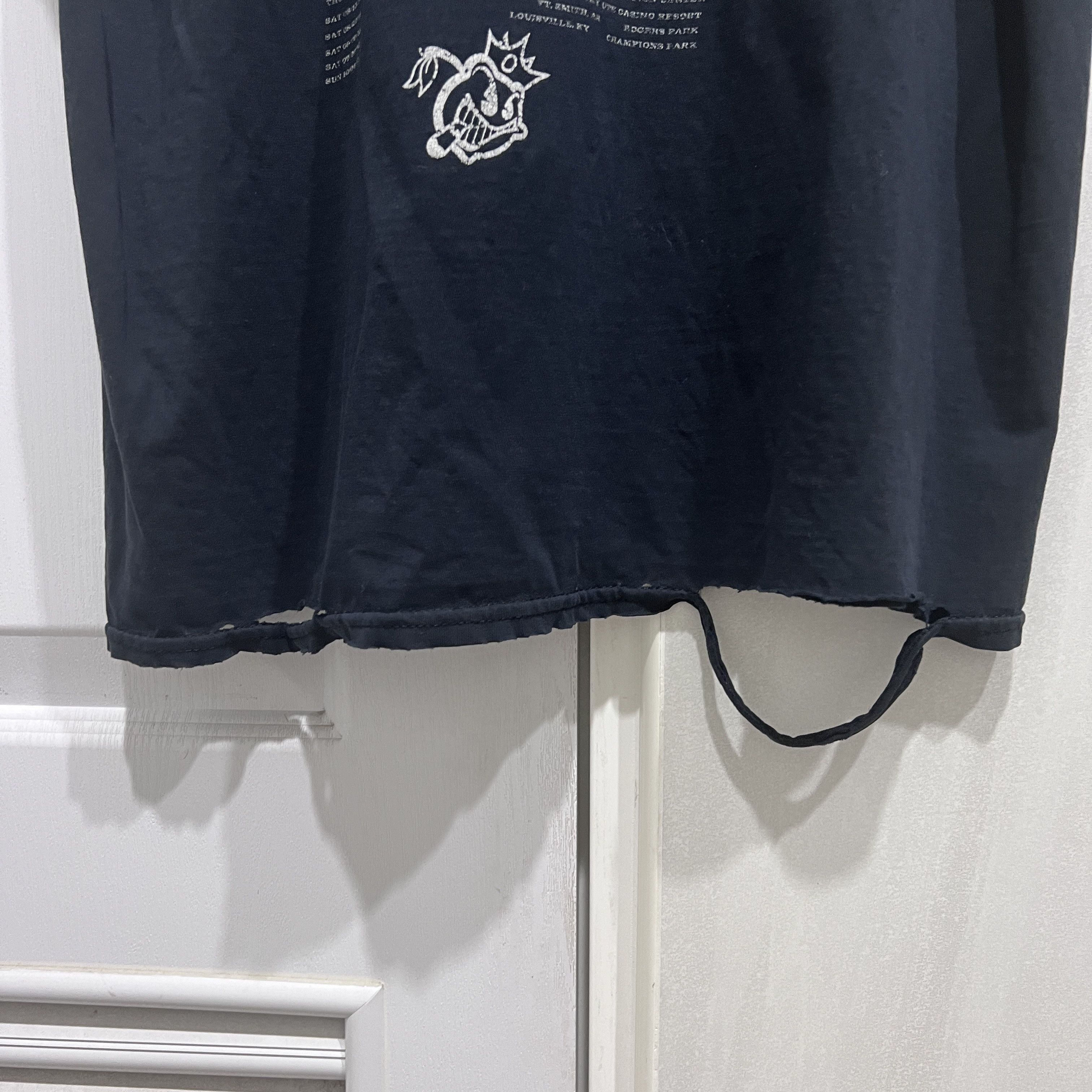 Band Tees 2015 Black Stone Cherry Tour Tee Distressed Faded Thrashed Size US L / EU 52-54 / 3 - 5 Thumbnail