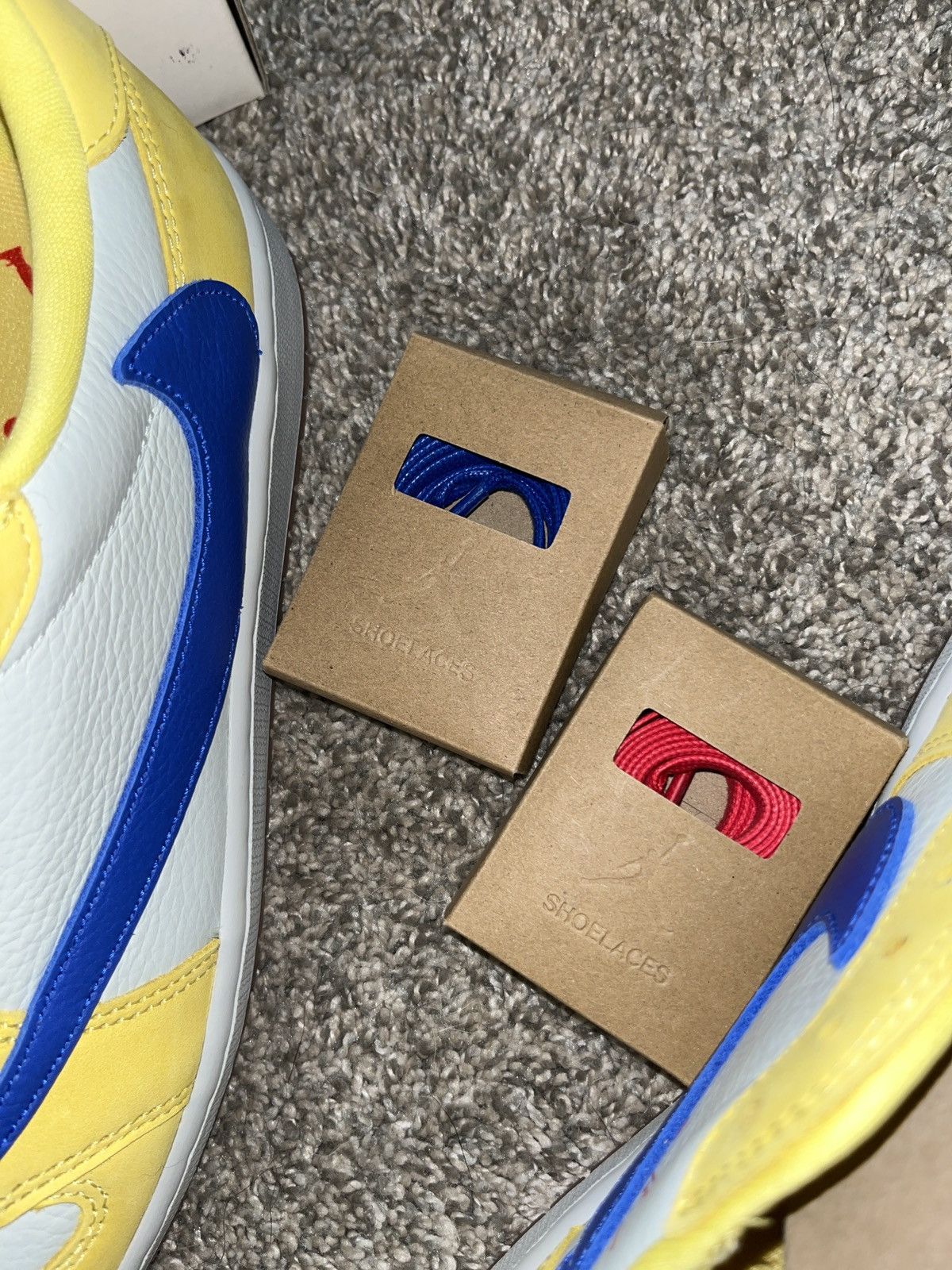 Jordan Brand × Travis Scott Jordan 1 Low Travis Scott Canary Size 10 Size US 10 / EU 43 - 5 Thumbnail