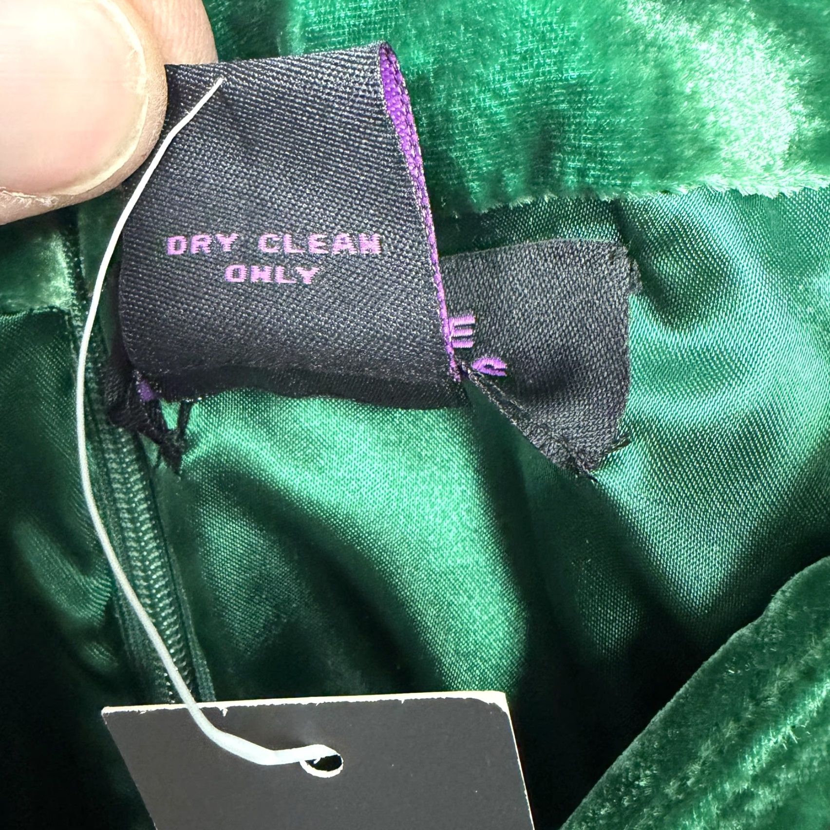 Velvet VINTAGE Suzanne Somers Emerald Green Velvet Slip Dress 10 Women Knee Length Party Cocktail Sleeveless V-Neck Strappy Adjustable Lined Zip Womens Size L / US 10 / IT 46 - 7 Thumbnail
