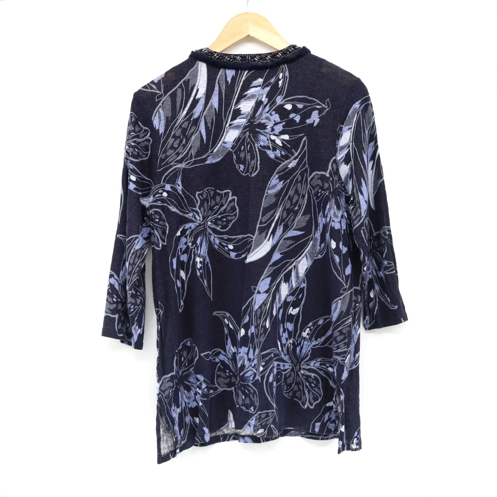 Vintage Chicos Blouse Shirt Women's Linen Floral Beaded Tunic Top Navy 3/4 Sleeve L Blue Size US L Size L / US 10 / IT 46 - 2 Thumbnail