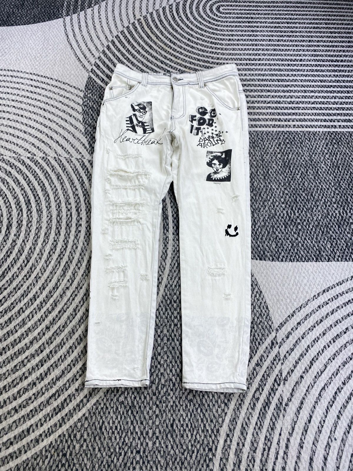 Worldwide Youth Vtg Worldwide Love Distressed Graphic Print Jeans Size US 31 - 1 Thumbnail