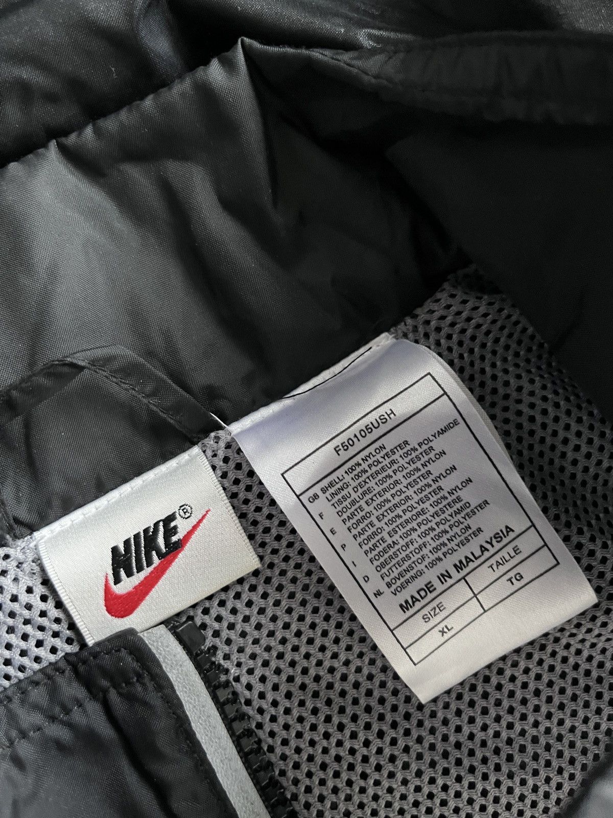 Nike Nike 90's Vintage Blue Light Windbreaker Big Logo Jacket Size US XL / EU 56 / 4 - 11 Thumbnail