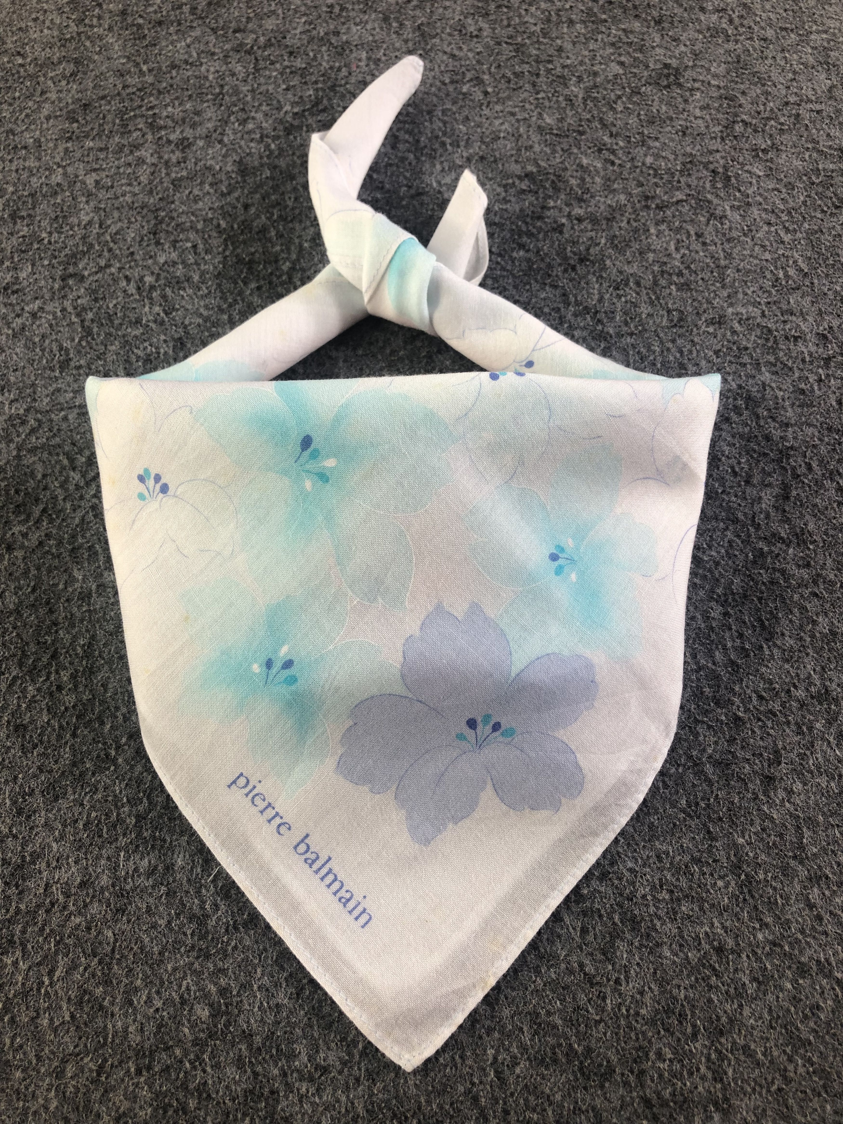 Pierre Balmain Pierre Balmain Handkerchief / Bandana / Neckerchief C477 Size ONE SIZE - 1 Thumbnail