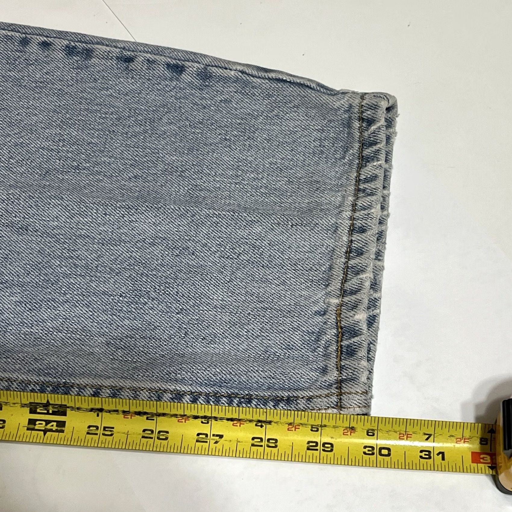Levi's VINTAGE Levi's 560 Jeans Men’s 30x30 Blue Denim Distressed Grunge Logo Cotton Slim Relaxed Tapered USA USA Model 560 Distressed Vintage Jeans Men Size US 30 / EU 46 - 6 Thumbnail