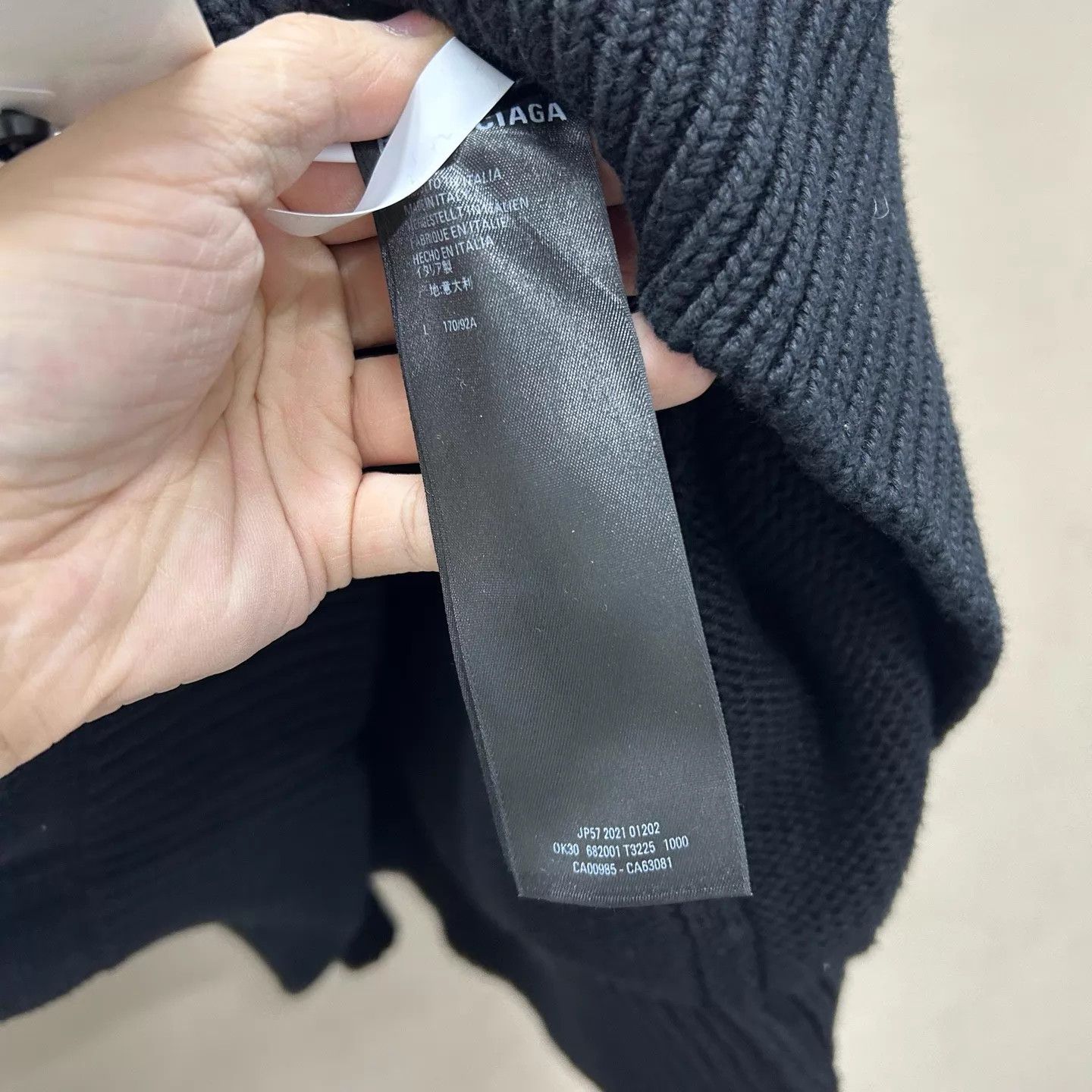 Balenciaga Balenciaga Black Logo Crystal Crewneck Knit Sweater L Size L / US 10 / IT 46 - 4 Thumbnail