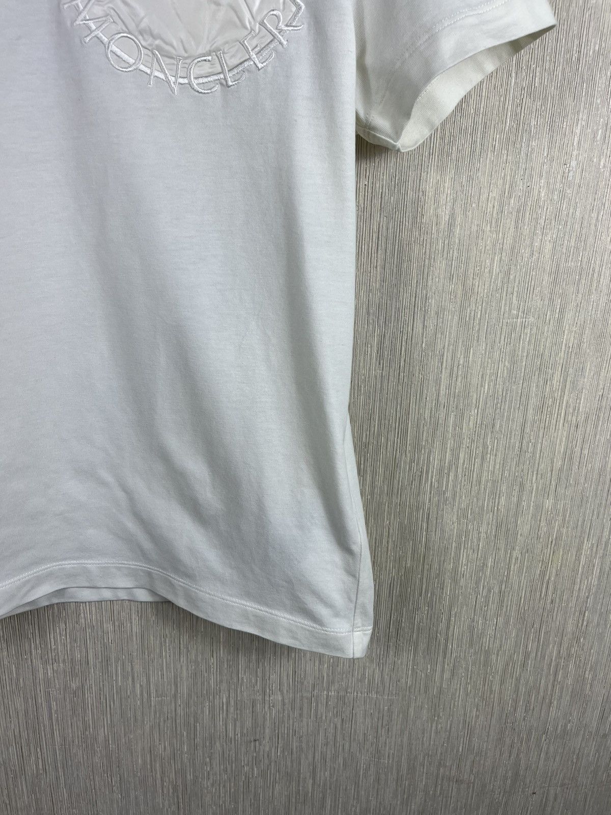Moncler Moncler big fluffy down logo cream t-shirt tee luxury women Size XS / US 0-2 / IT 36-38 - 5 Thumbnail