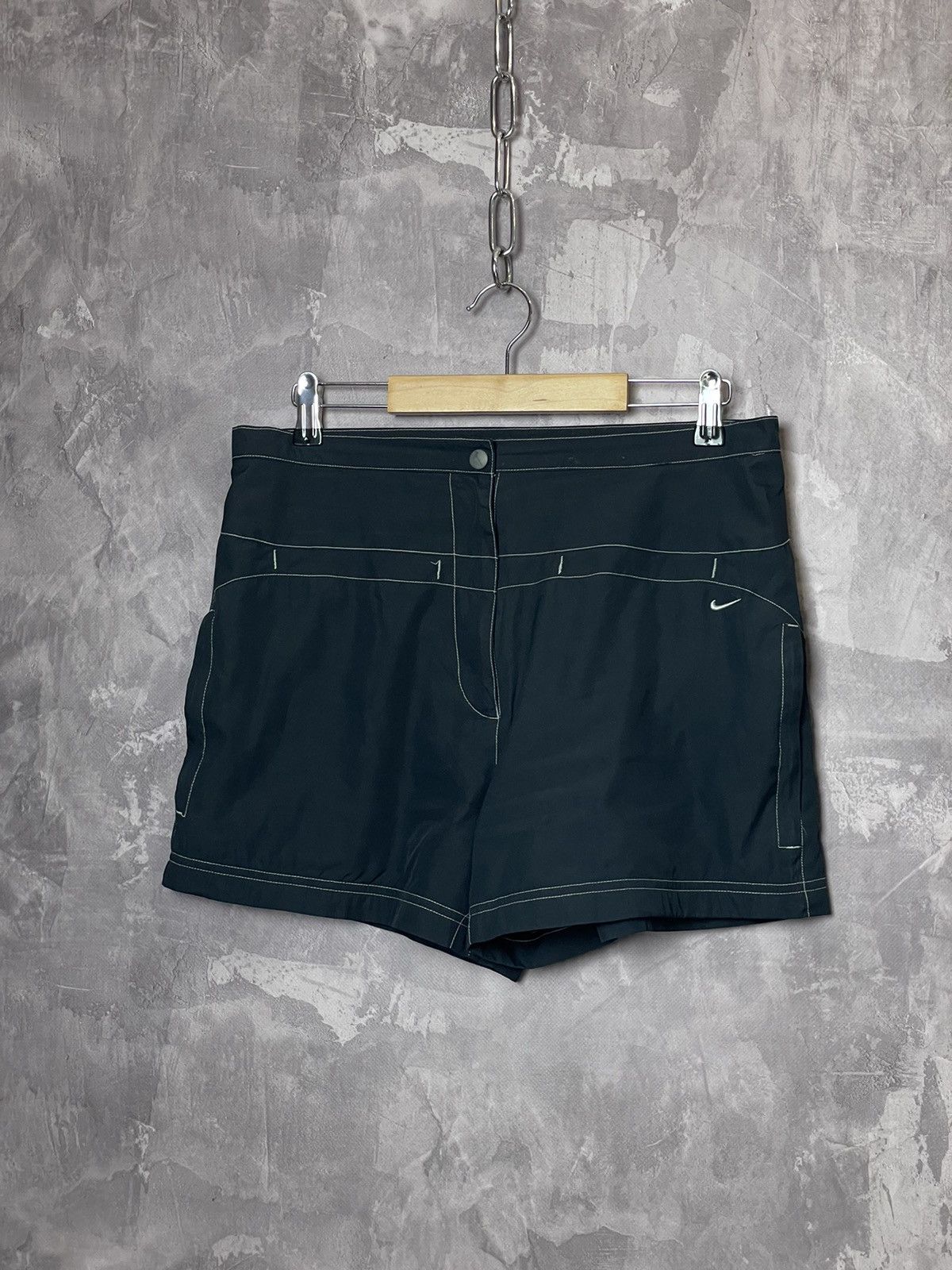 Nike × Vintage Nike Grey Vintage Workout Running Shorts Women Size 36" / US 14 / IT 50 - 1 Thumbnail