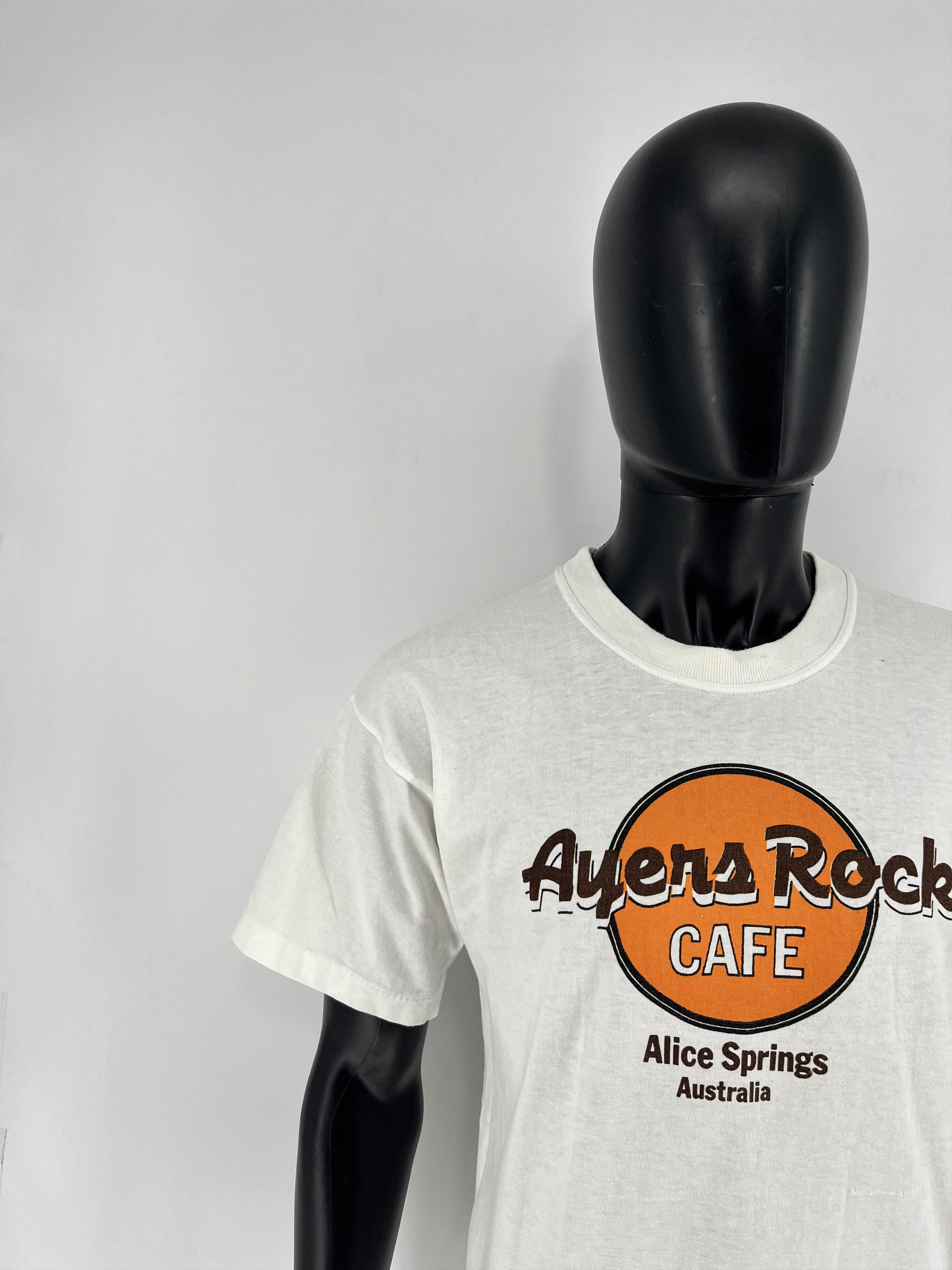 Band Tees Vintage 80s 90s Ayers Rock CAFE Alice Springs Australia Size US L / EU 52-54 / 3 - 6 Thumbnail