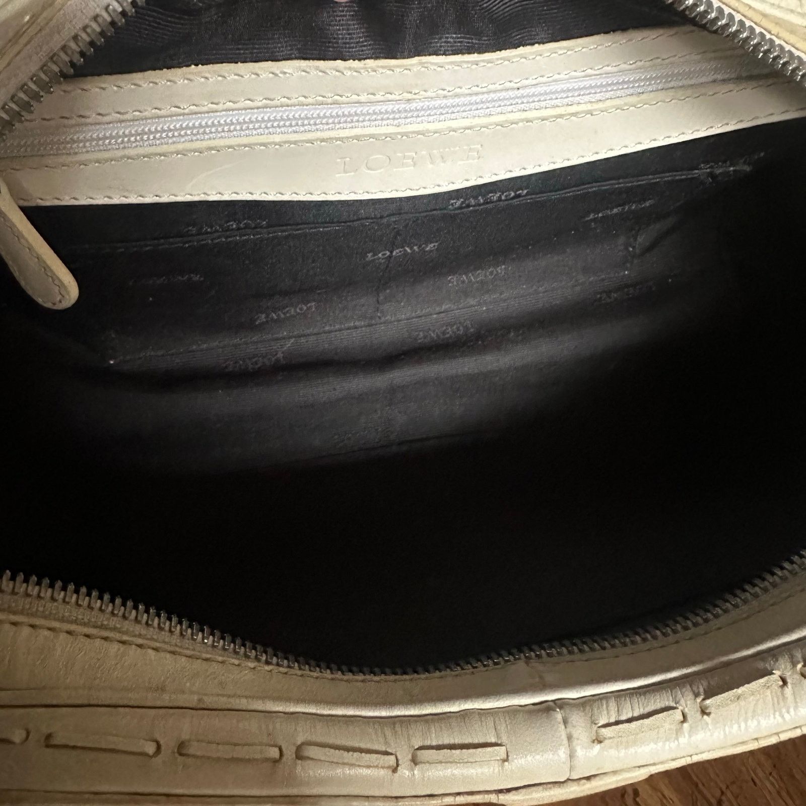 Loewe Vintage 2000's Loewe White Leather Senda Satchel Size ONE SIZE - 8 Thumbnail