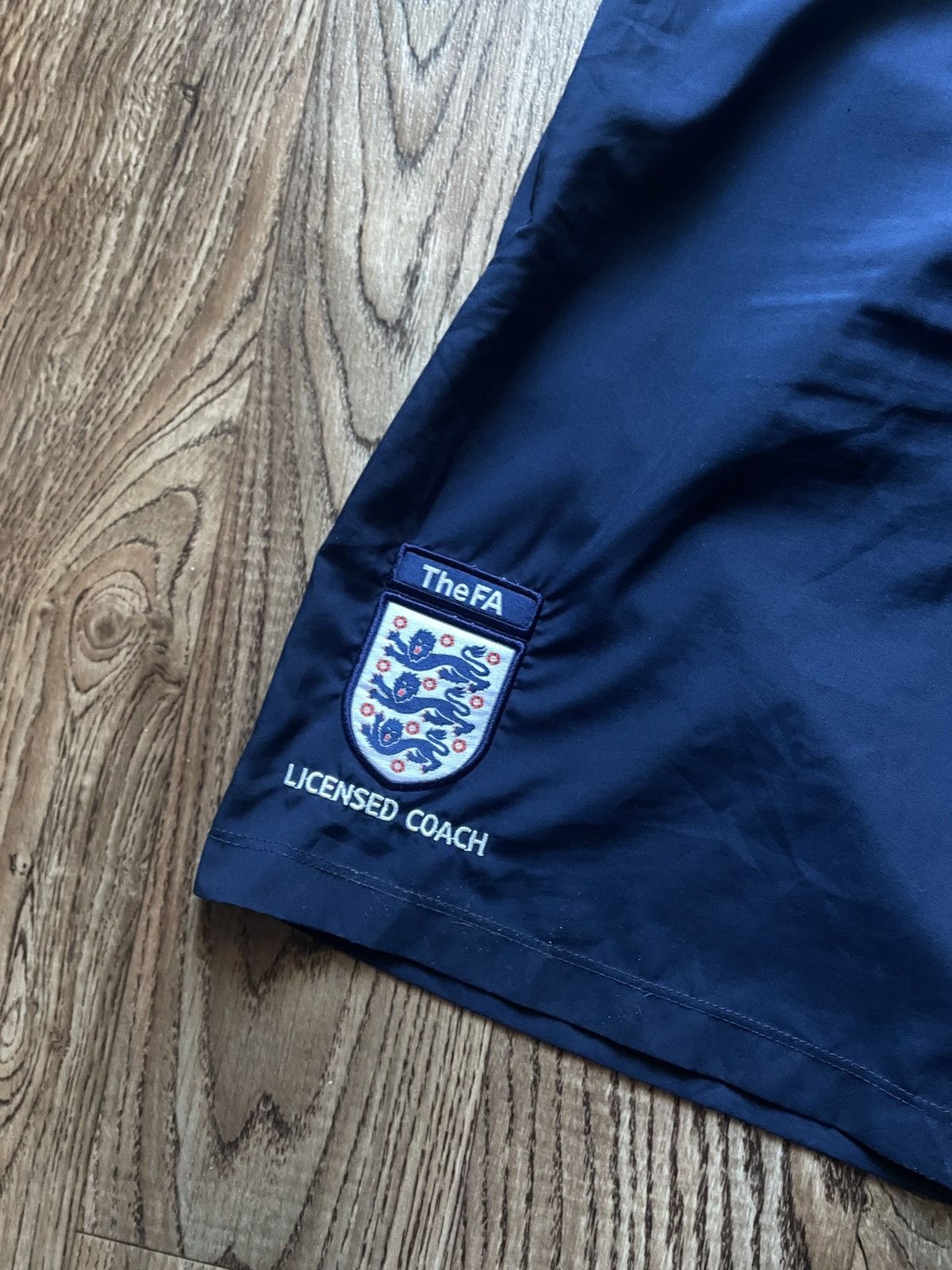 Nike Vintage 90s Nike shorts England streetwear y2k style size L Size US 34 / EU 50 - 3 Thumbnail