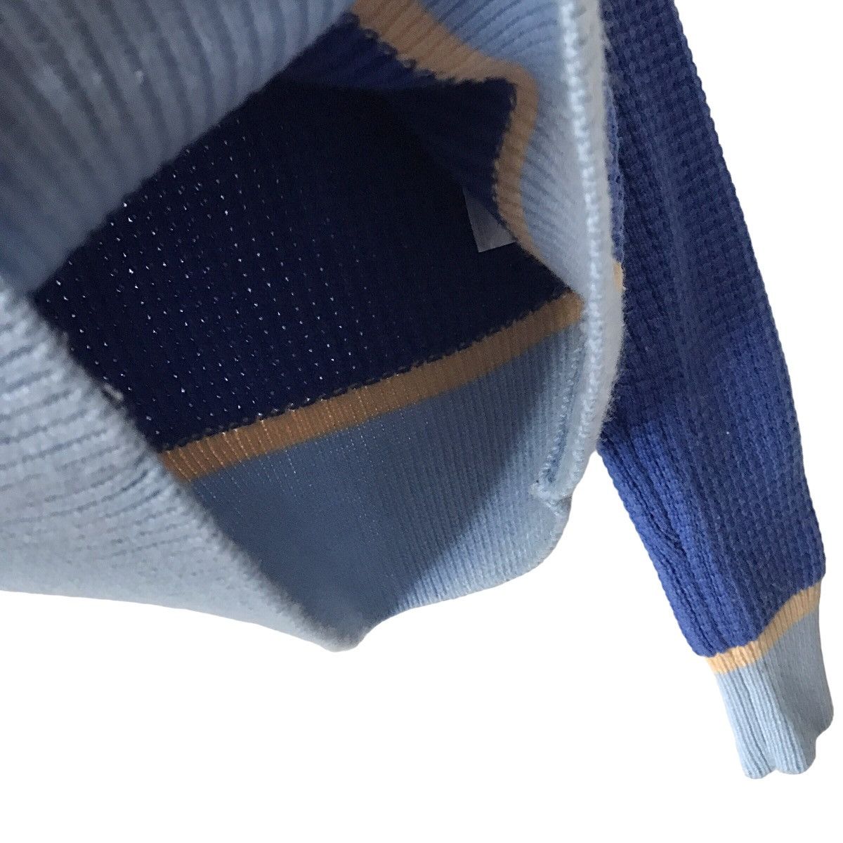 Marni × Uniqlo Marni X Uniqlo Japan WMN V-Neck Knitted Jumper Sweater Size L / US 10 / IT 46 - 8 Thumbnail
