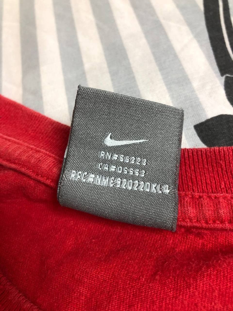 Nike Vintage Rare 90s Nike Swoosh Man tee Size US M / EU 48-50 / 2 - 3 Thumbnail
