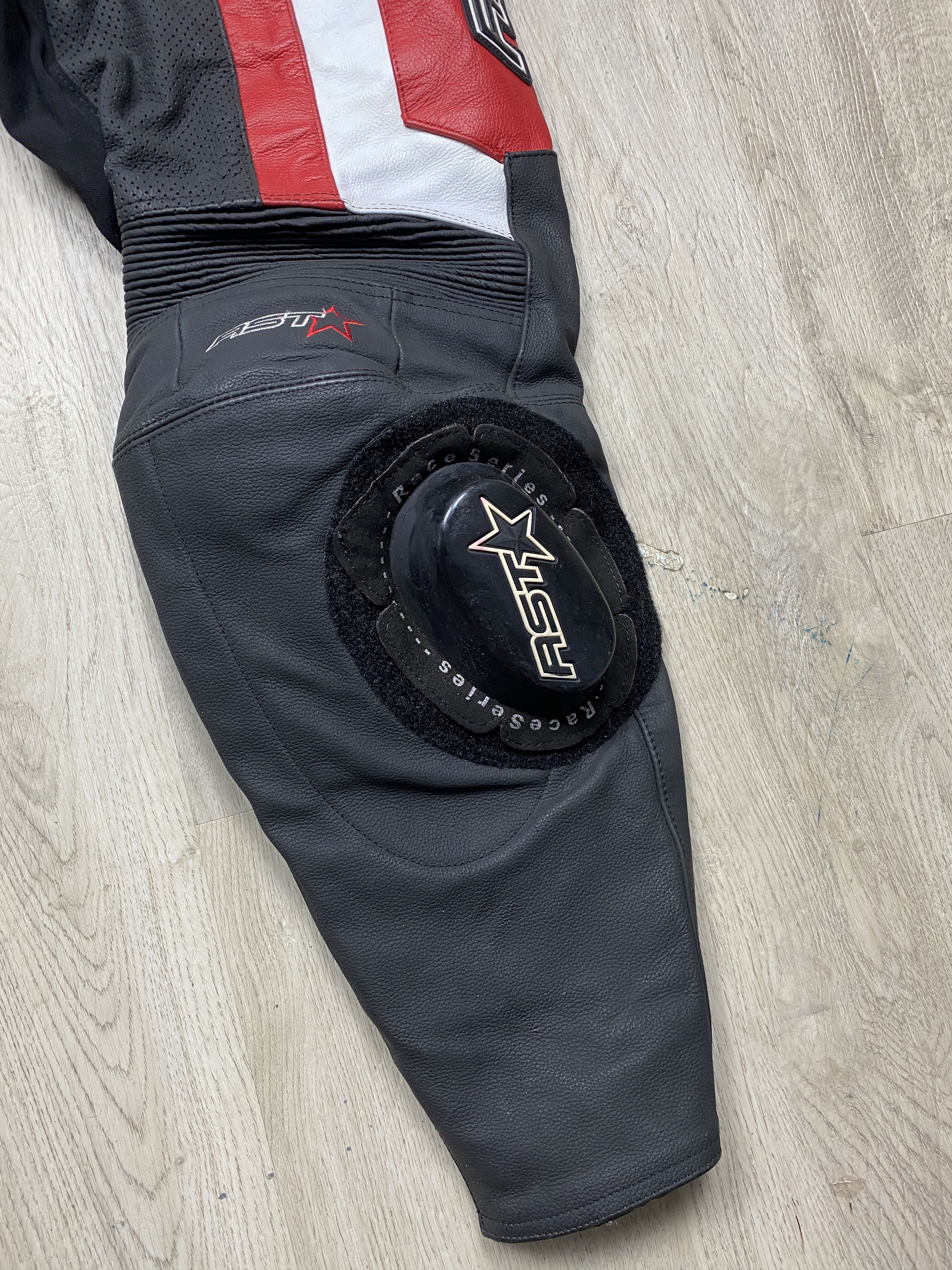 Genuine Leather RST Moto Leather Jacket + Pants Racing Suit Overall Size US M / EU 48-50 / 2 - 18 Thumbnail