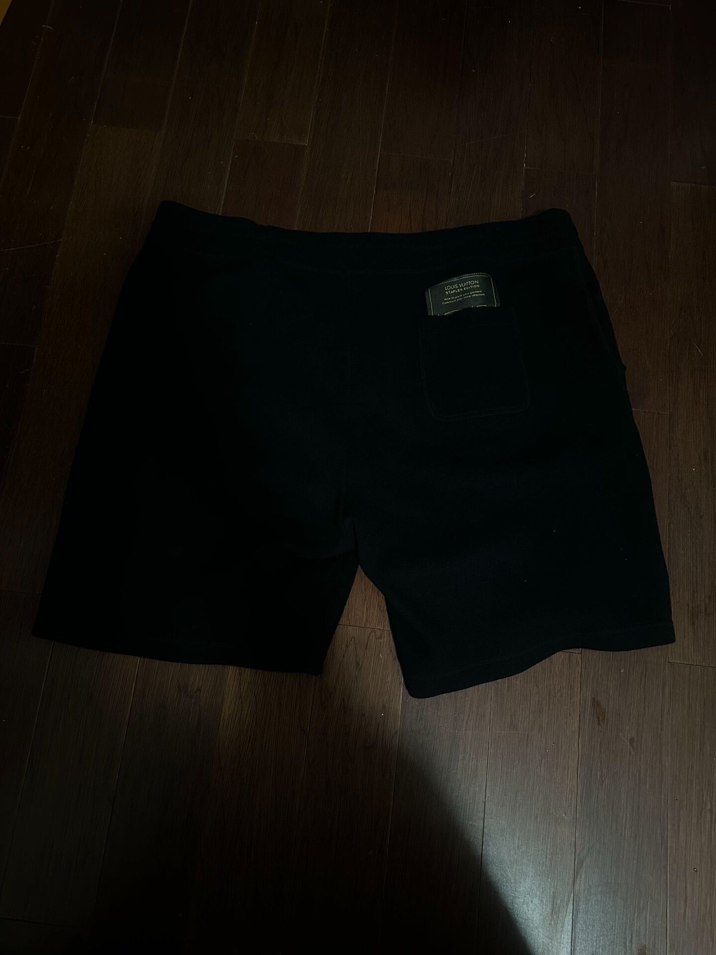 Louis Vuitton louis vuitton black logo shorts size XXL Size US 28 / EU 44 - 1 Thumbnail