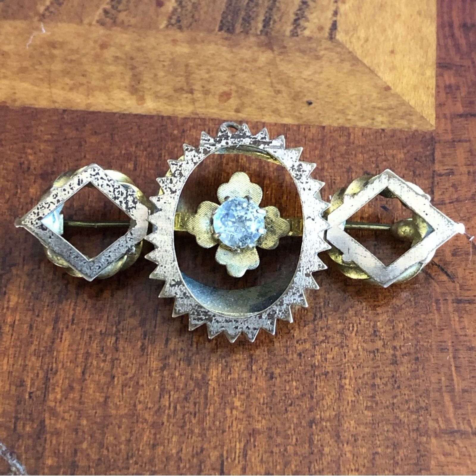 Other Antique Edwardian era Art Nouveau gilt metal c clasp brooch Size ONE SIZE - 1 Thumbnail