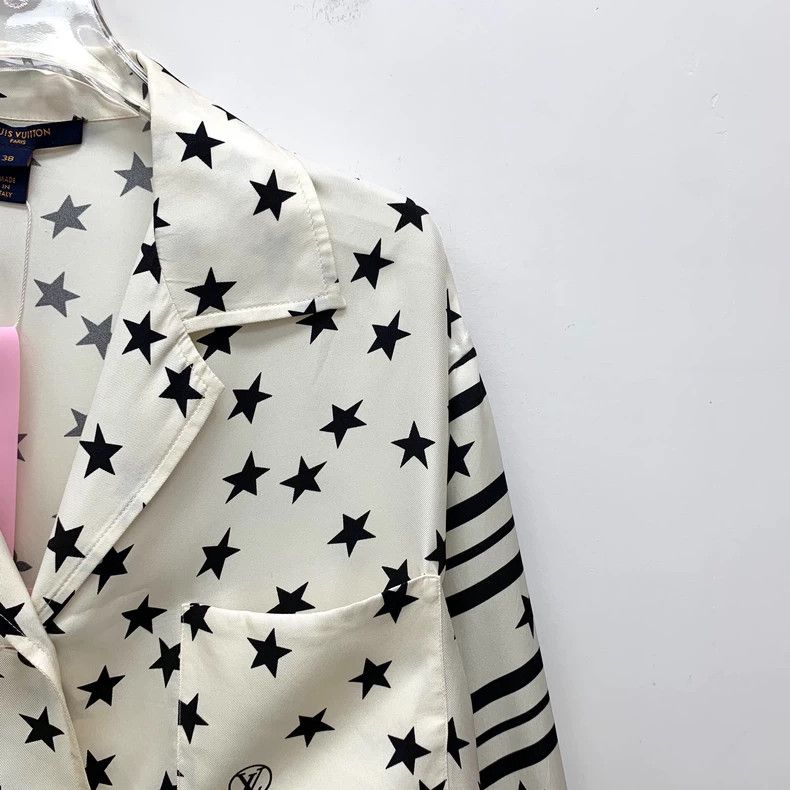 Louis Vuitton Louis Vuitton 22 Long Sleeve Shirts with White Stripes, Fi Size XS / US 0-2 / IT 36-38 - 3 Thumbnail