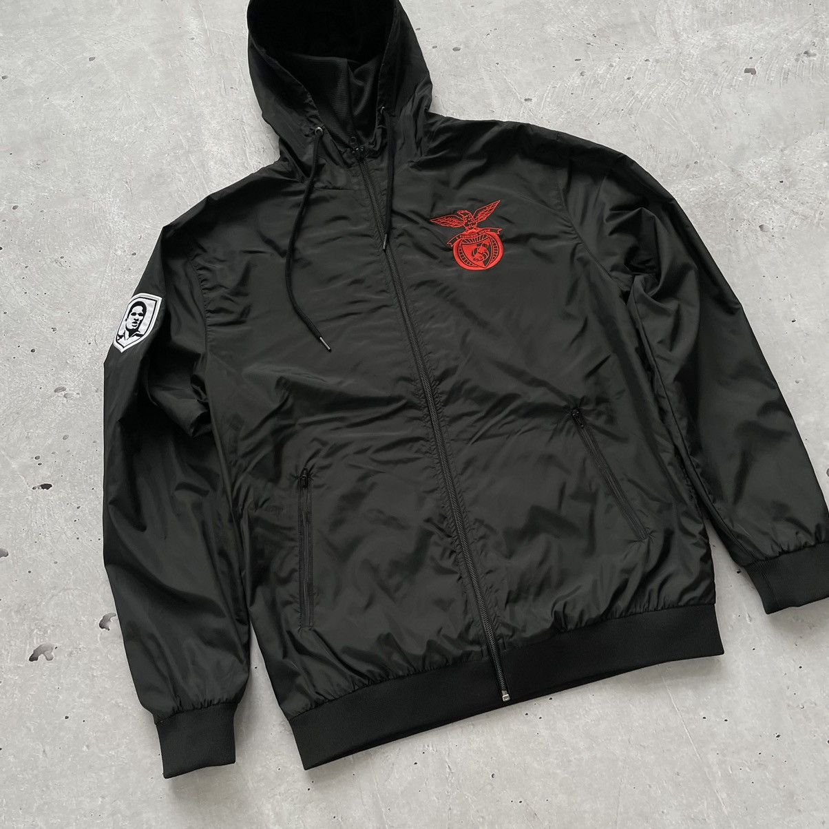 Vintage Vintage SL Benfica football rain jacket y2k Size US L / EU 52-54 / 3 - 7 Thumbnail