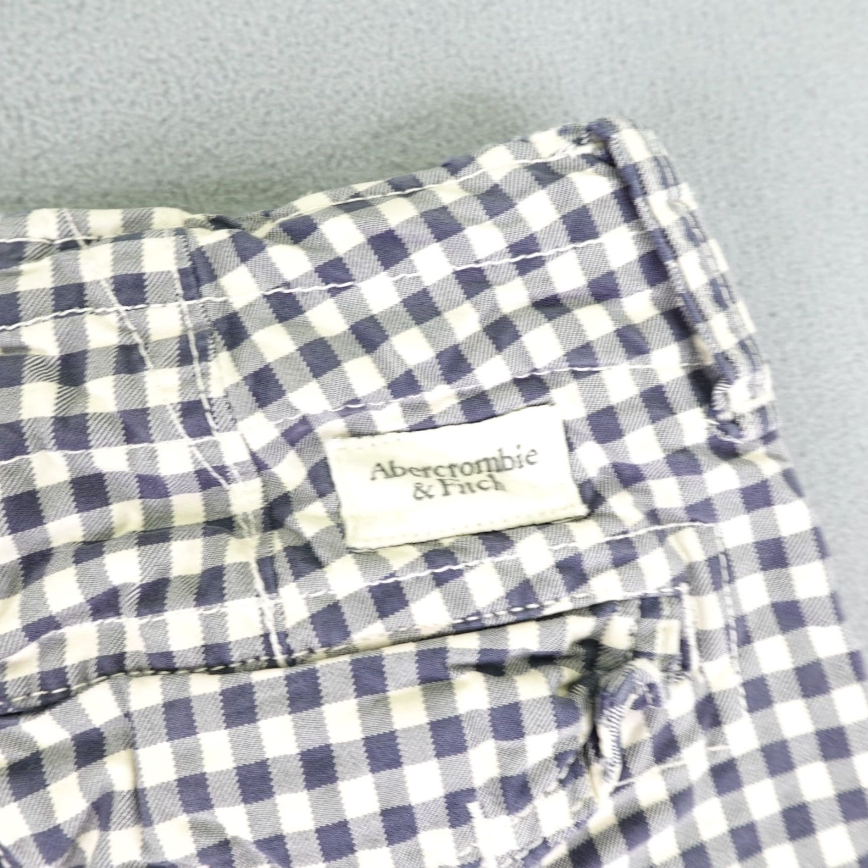 Abercrombie & Fitch Abercrombie & Fitch Shorts Mens 28 Blue White Gingham Check Button Fly Drawstrings 28 Men Blue Plaid Casual Chino Outdoor Preppy Mens Size US 28 / EU 44 - 5 Thumbnail