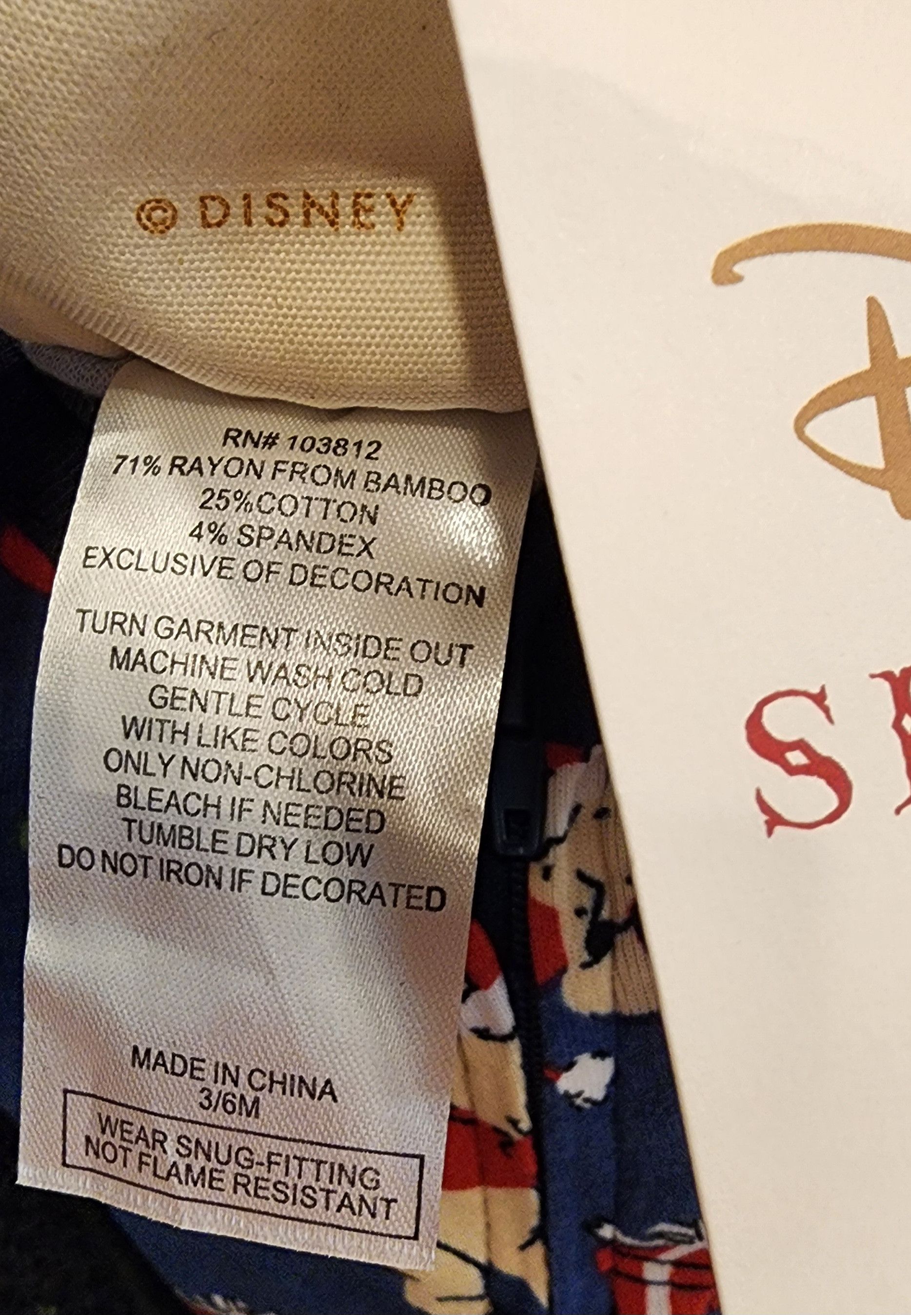 Disney NWT Disney Munki Baby Winnie the Pooh Holiday Footie 3/6 Mo Size XXS / US 00 / IT 34 - 4 Thumbnail