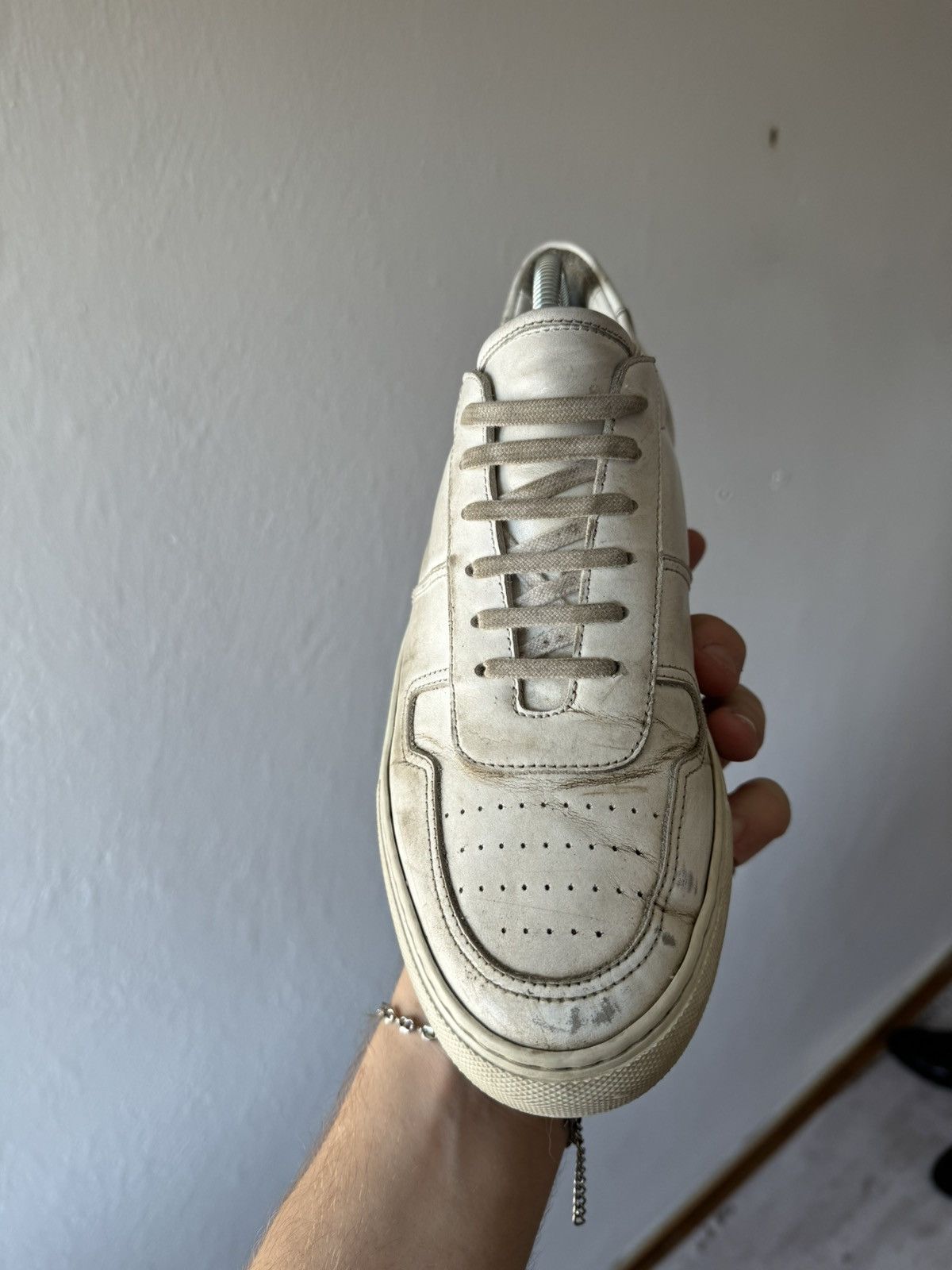 Common Projects Common Projects Bball Distressed Low Leather Sneakers Size US 7 / EU 40 - 10 Thumbnail