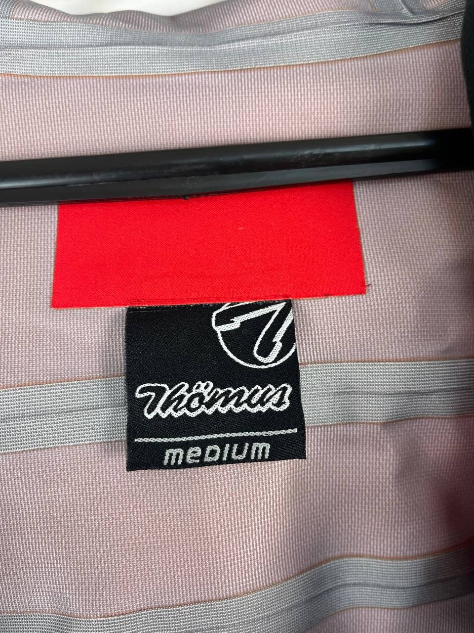 Other Thomus Softshell Red Cycling Jacket Water Windproof M Size US L / EU 52-54 / 3 - 4 Thumbnail