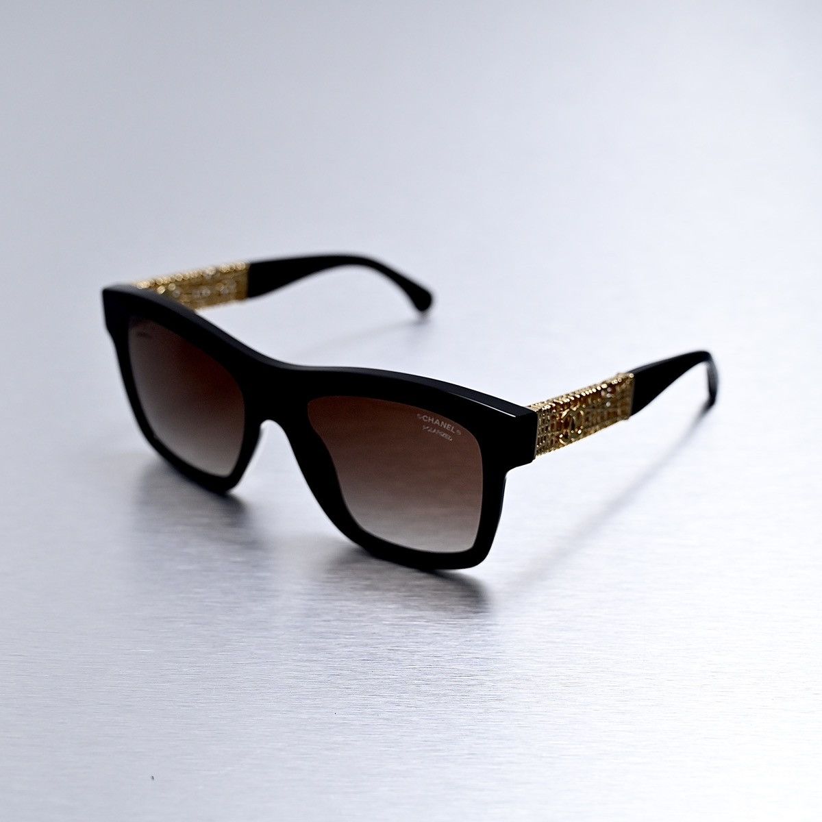 Chanel CHANEL 0CH5533 SUNGLASSES Size ONE SIZE - 1 Thumbnail