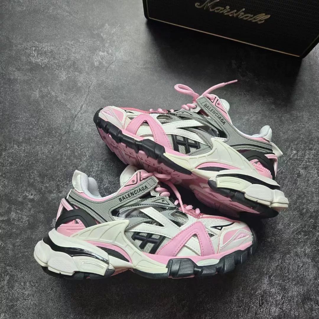 Balenciaga Balenciaga Pink Lowtop Sneakers 35 Women Size US 5 / IT 35 - 1 Thumbnail