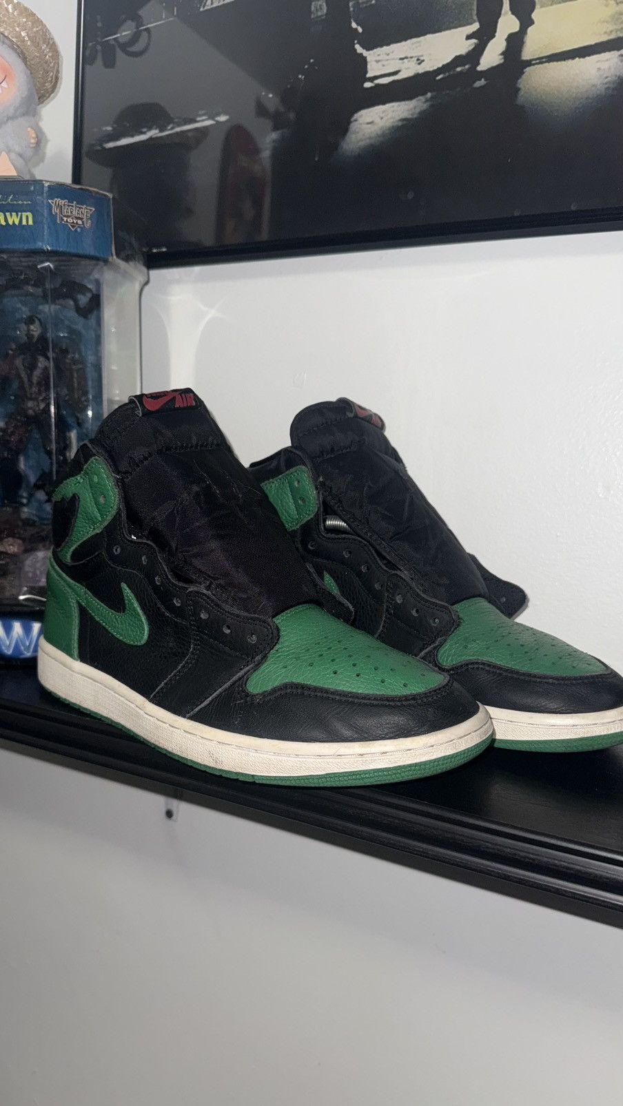 Nike Jordan 1 Retro Pine Green Shoes Size ONE SIZE - 2 Thumbnail