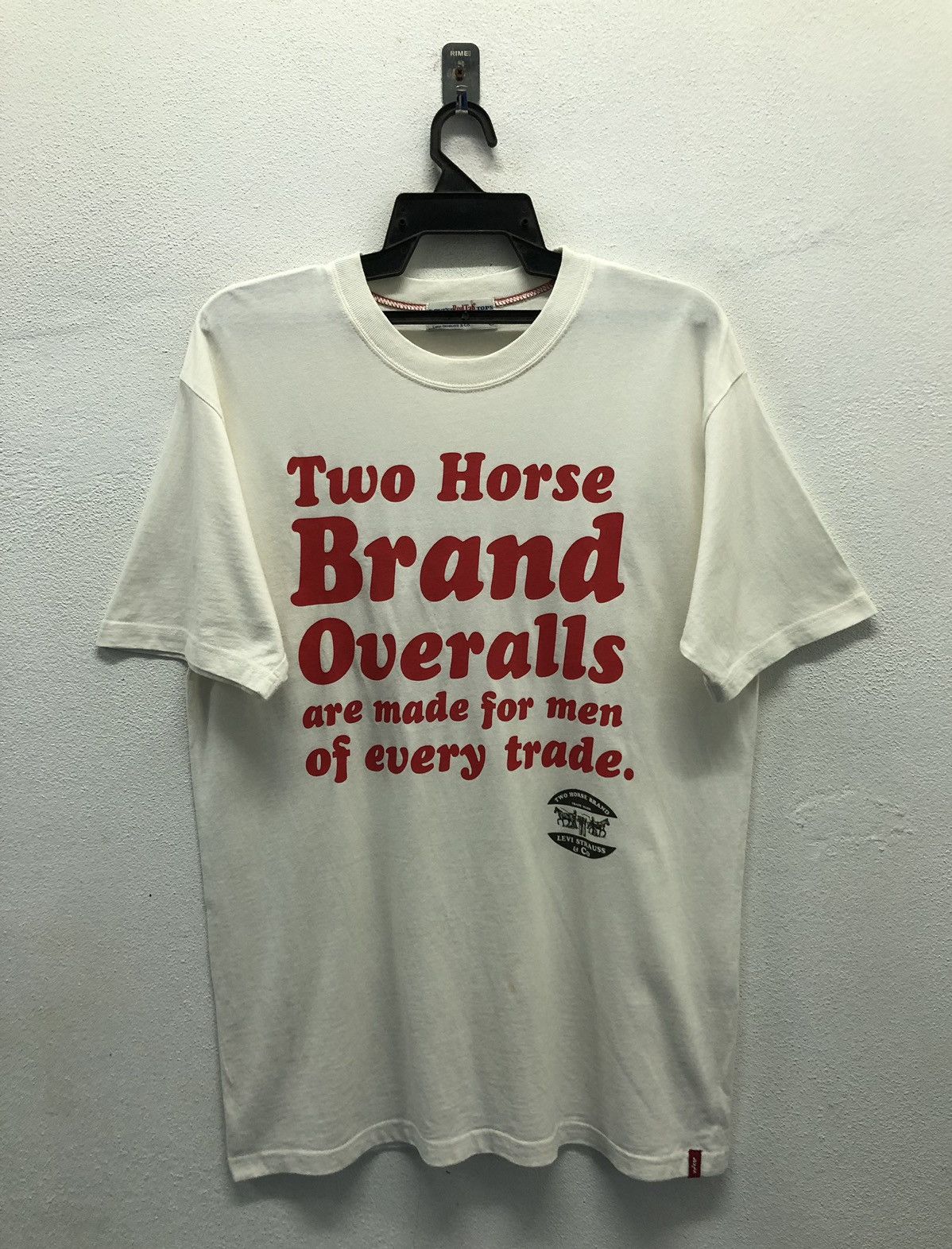 Levi's Vintage Levi's RedTab Two Horse Brand Overalls T-Shirt Size US L / EU 52-54 / 3 - 1 Thumbnail