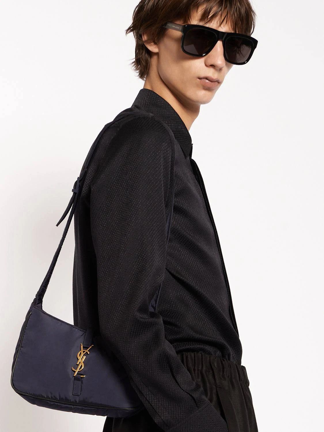 Saint Laurent Paris o1s1wg111124 Dup / Size: OS / Crossbody Bag in Navy Size ONE SIZE - 5 Thumbnail