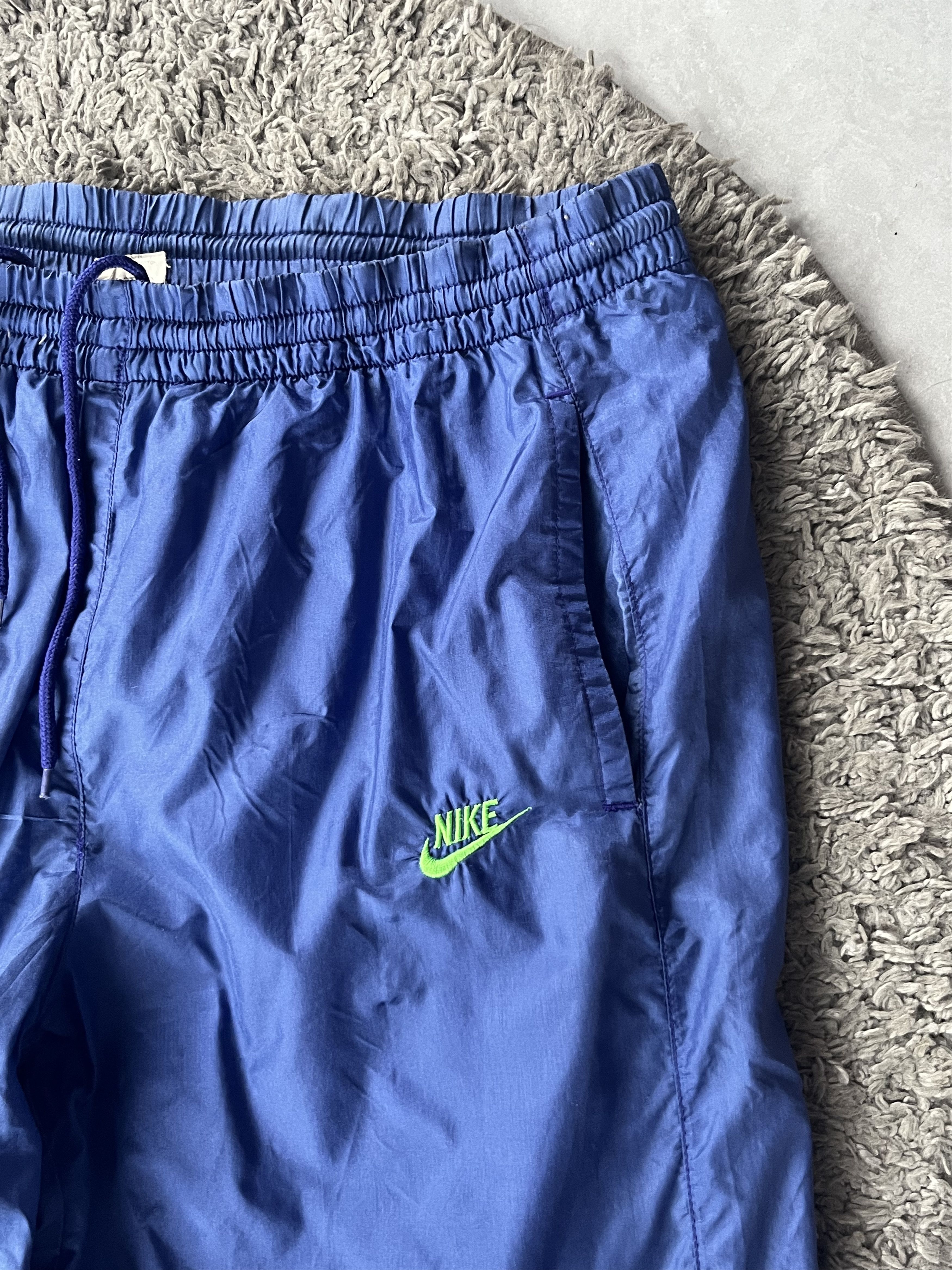 Nike Vintage Pants Nike Very Rare 100% Nylon Y2K Style Streetwear Size US 34 / EU 50 - 5 Thumbnail